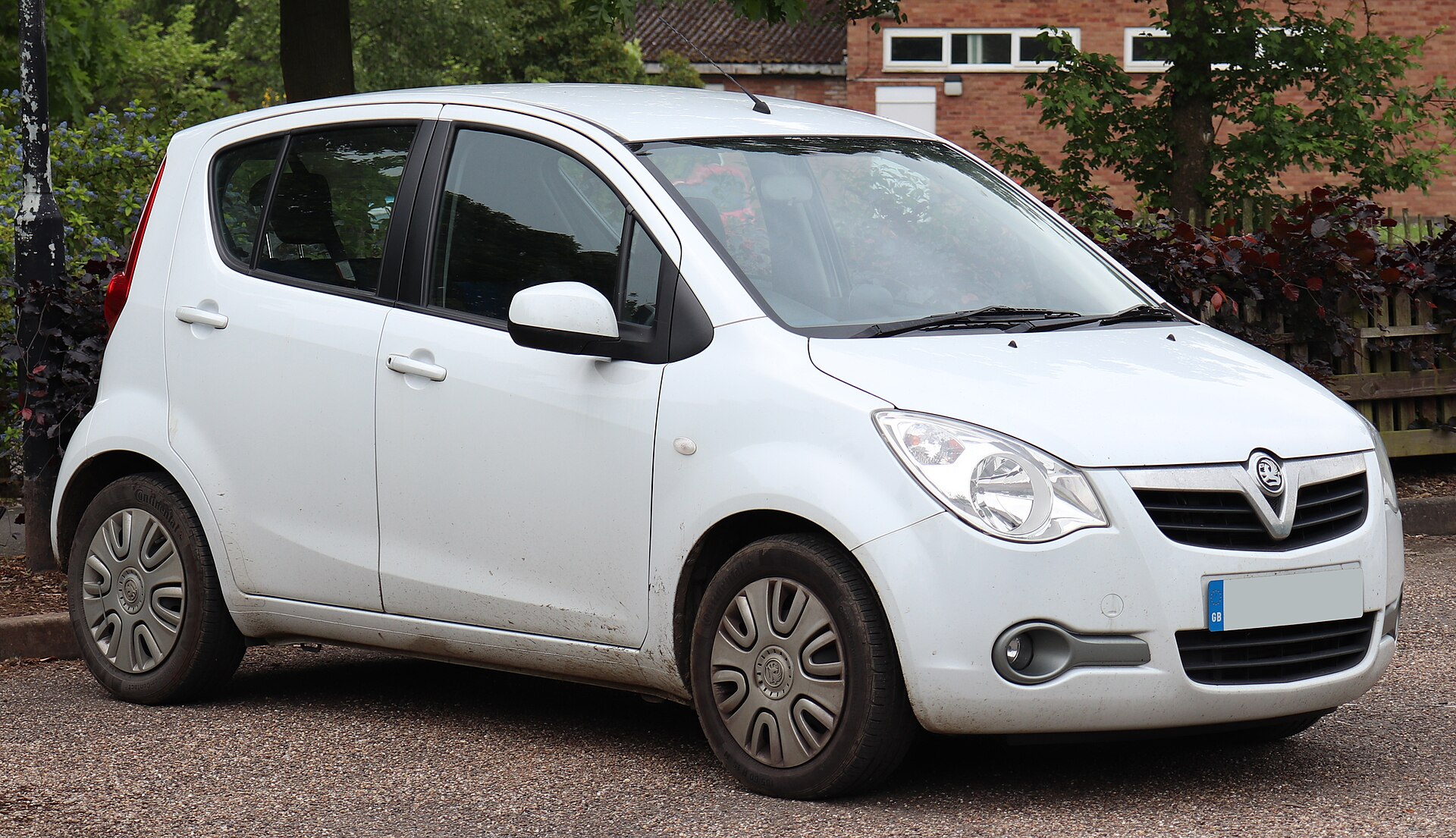 Vauxhall Agila B, front three-quarter view