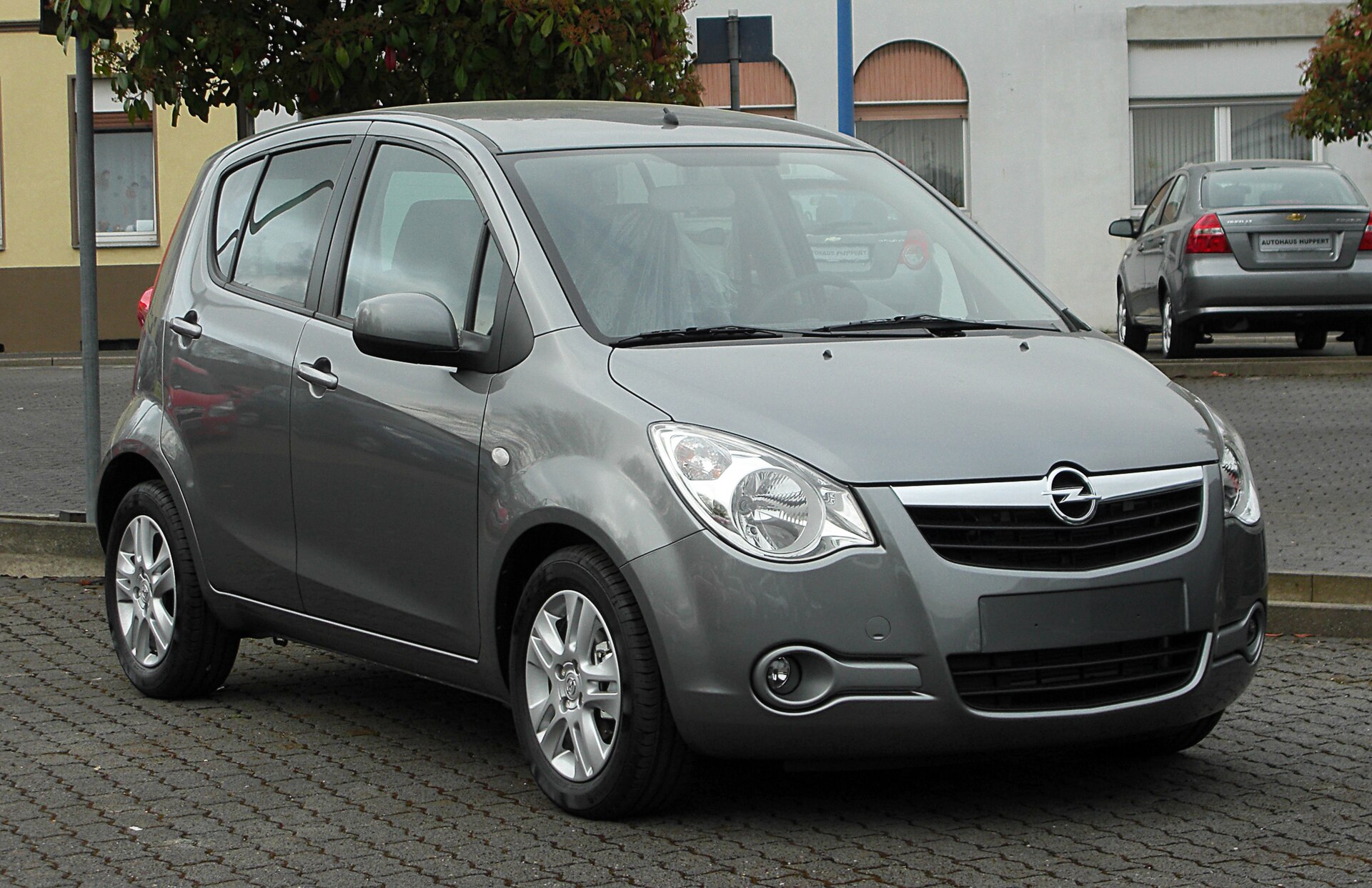 Opel Agila: the Tall City Car Developed with Suzuki