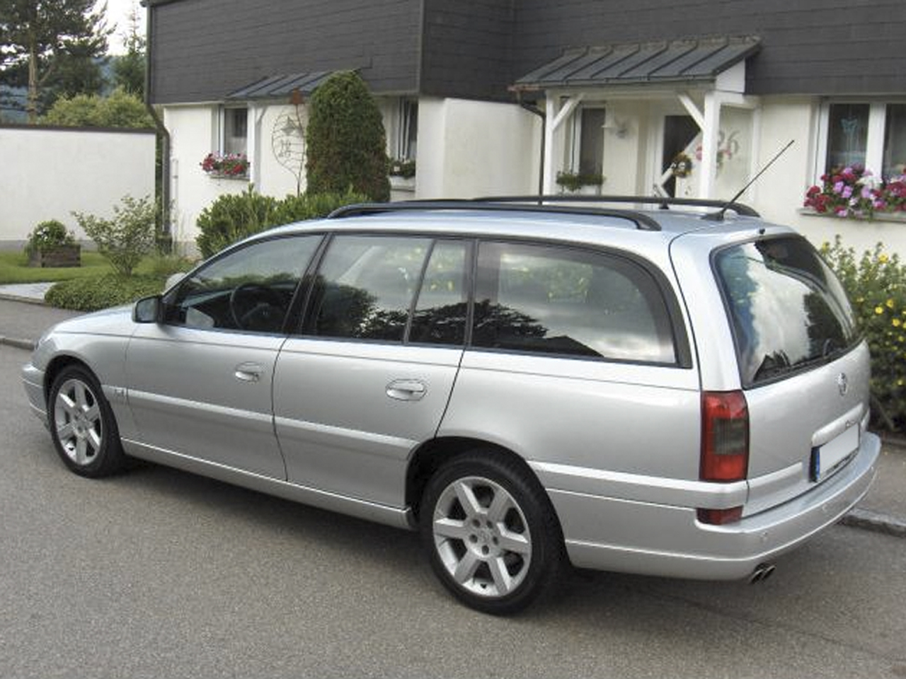 Opel Omega B estate