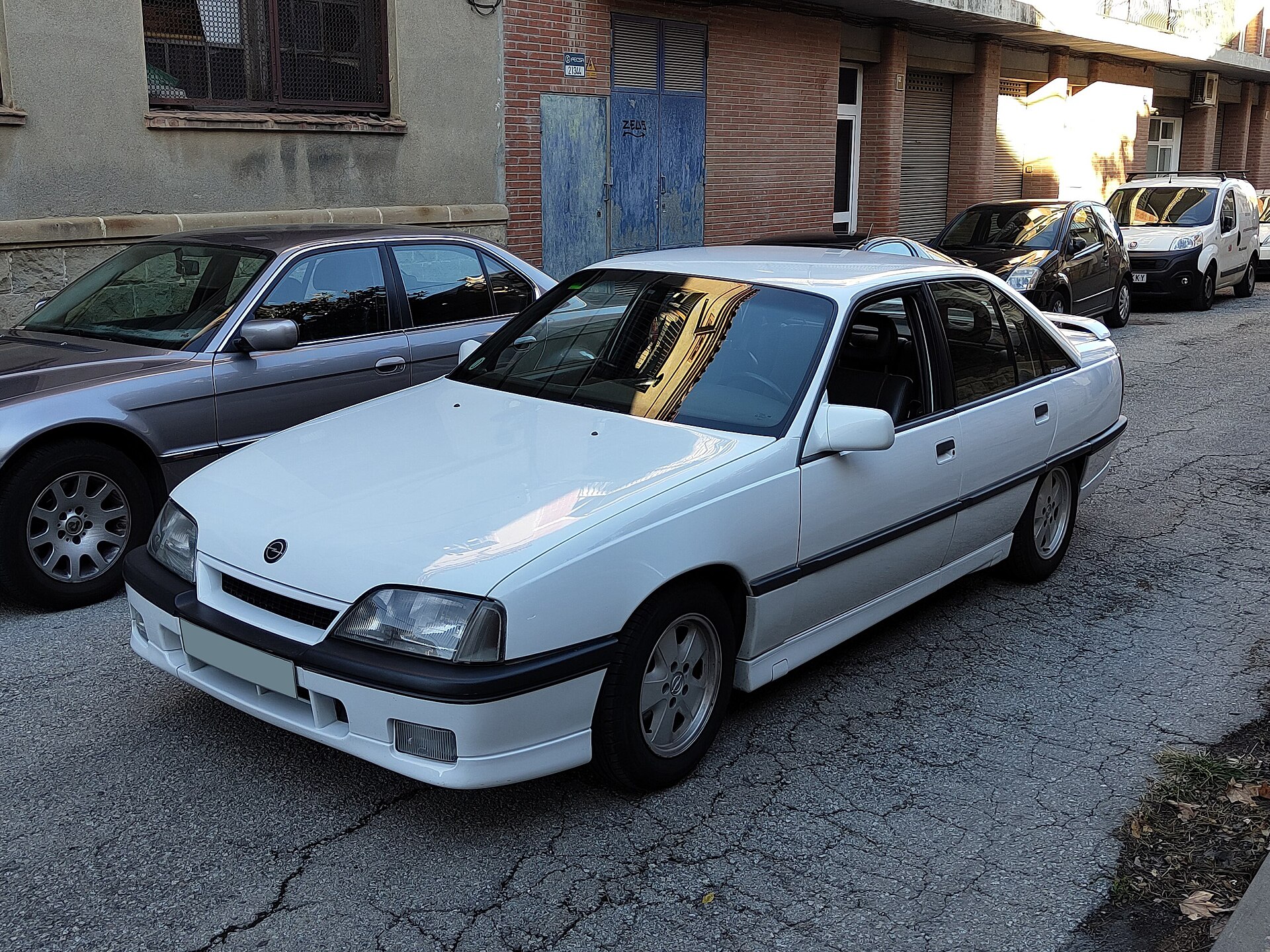 Opel Omega A 3000 sports saloon