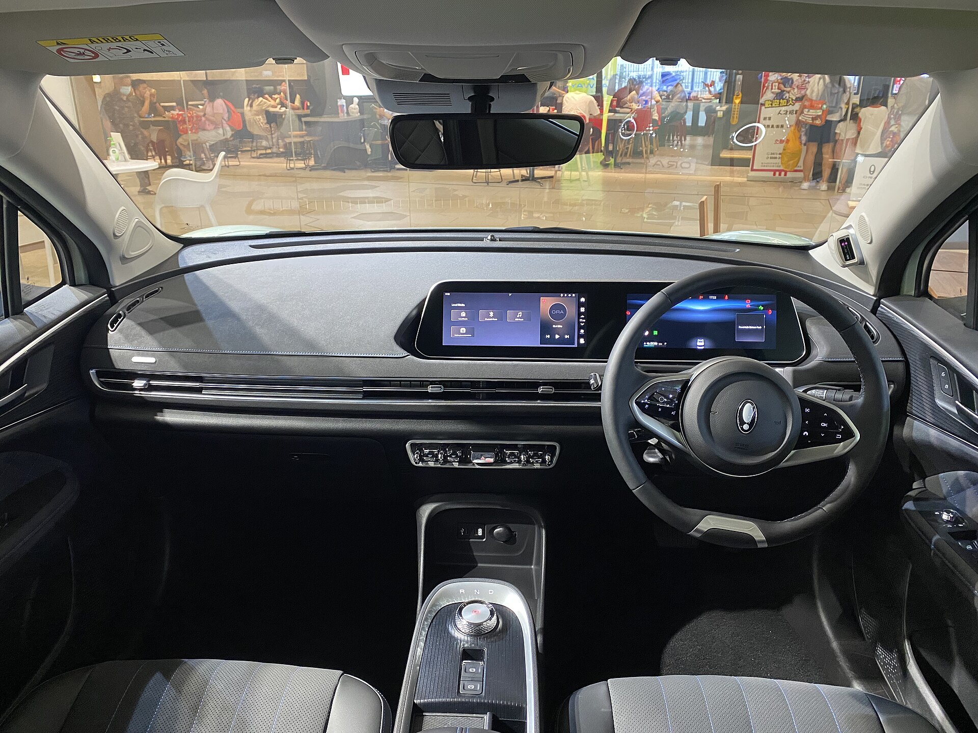 Dashboard and front seats of an Ora Good Cat