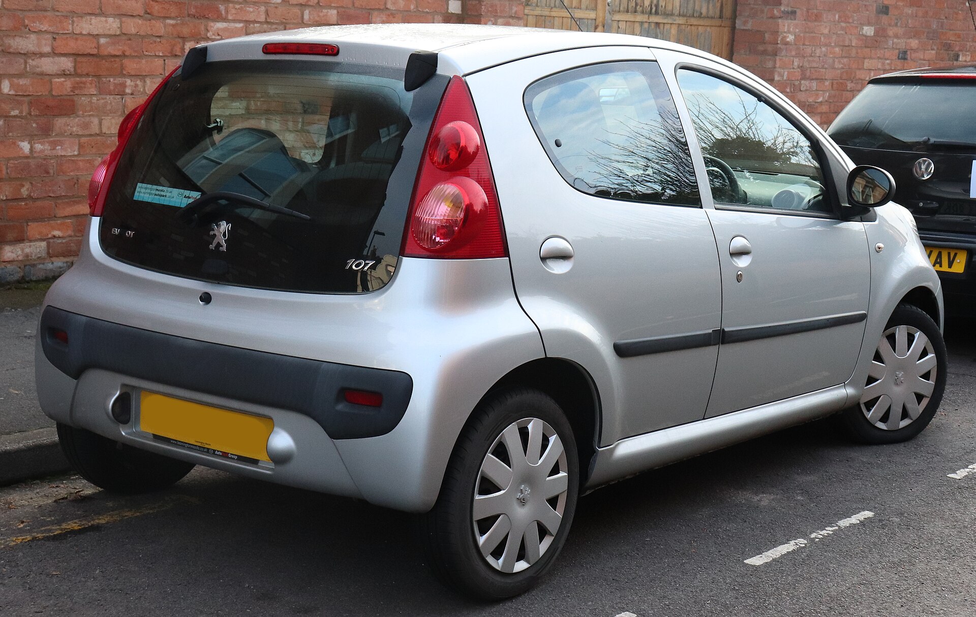 Peugeot 107, rear three-quarter view