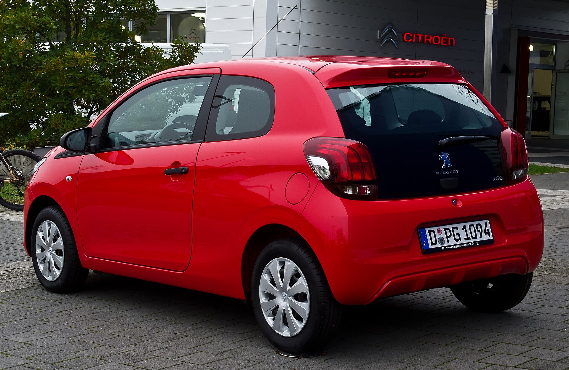 Peugeot 108 three-door, rear view