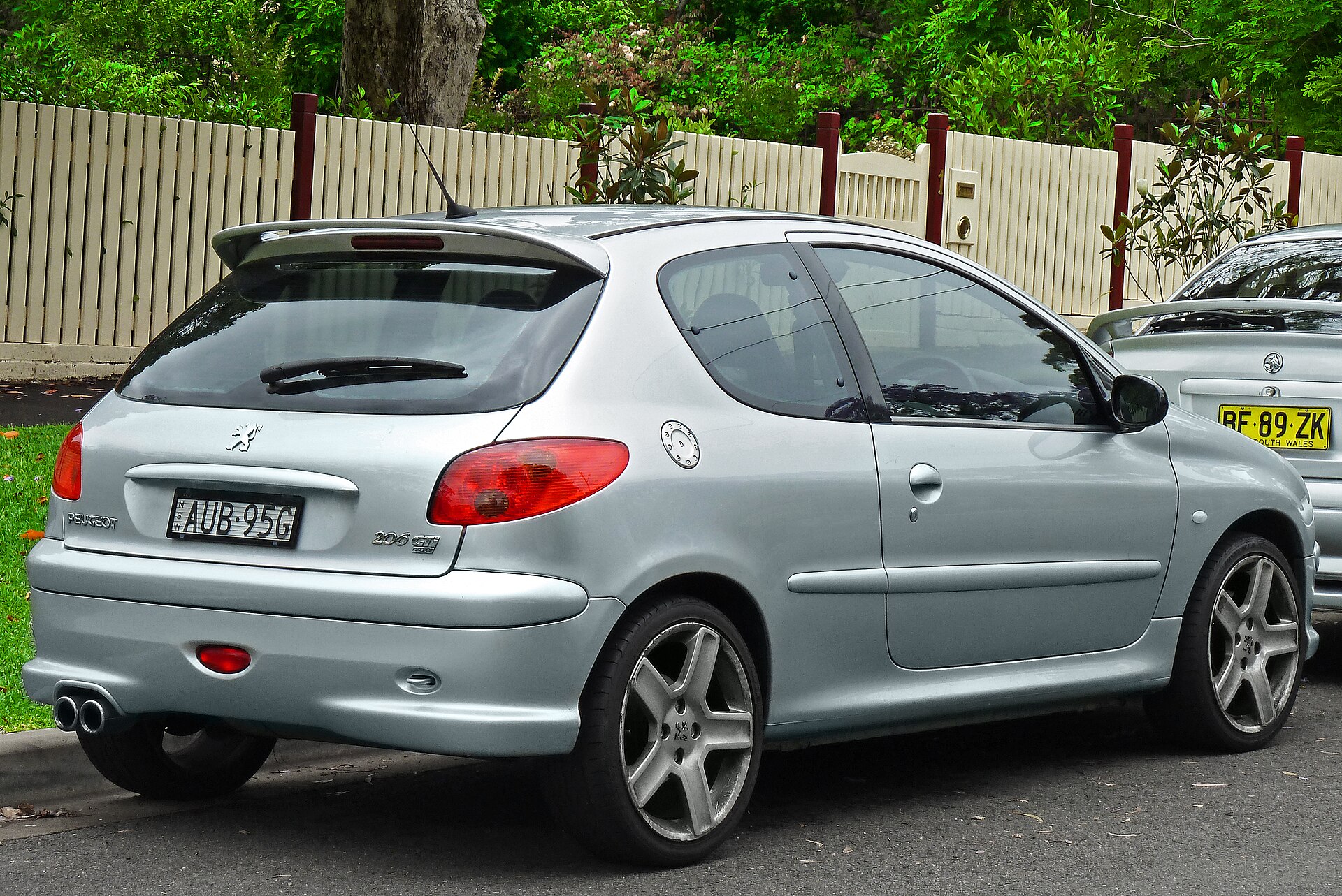 Peugeot 206 GTi 180 three-door hatchback