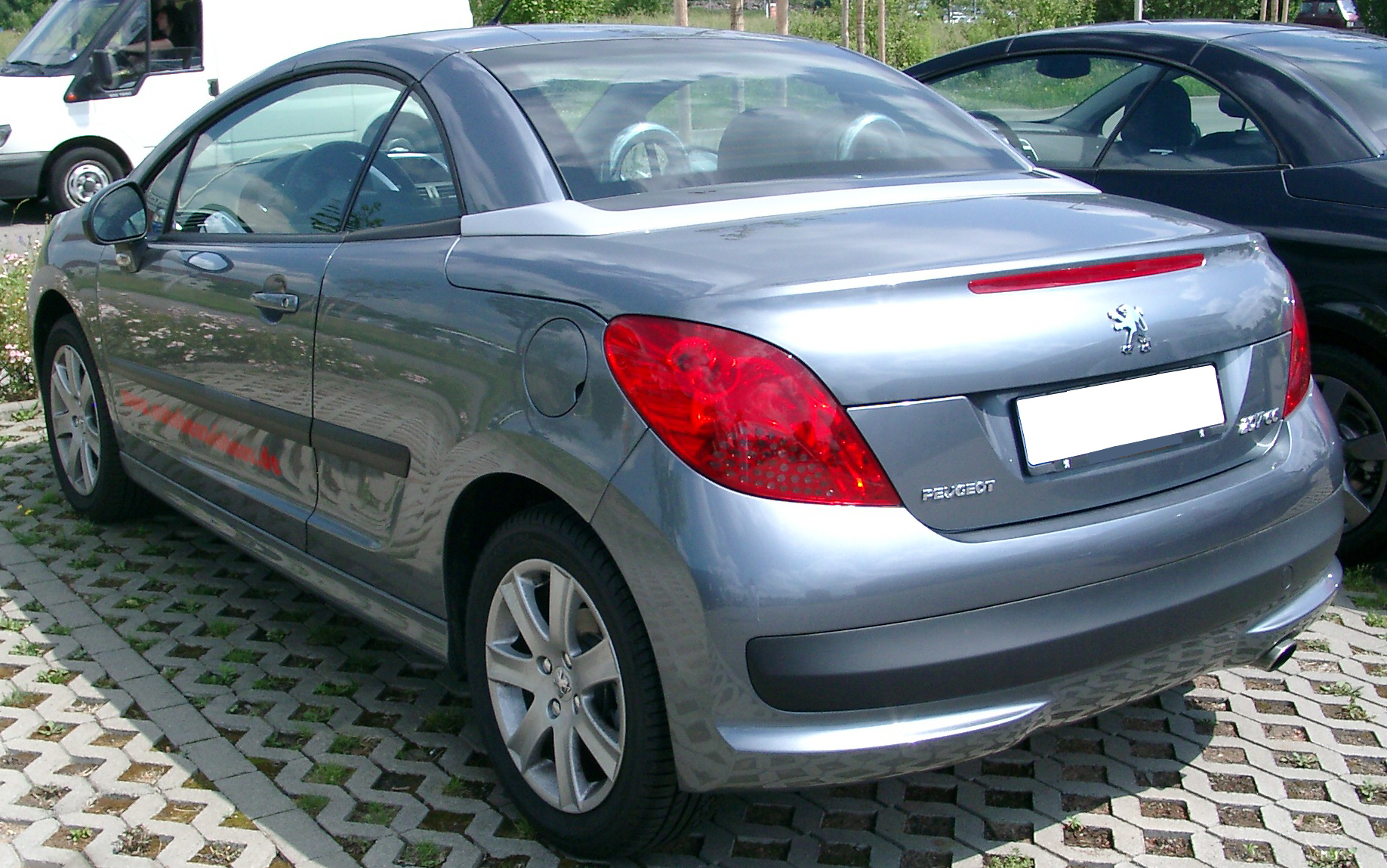Peugeot 207 CC convertible, rear view