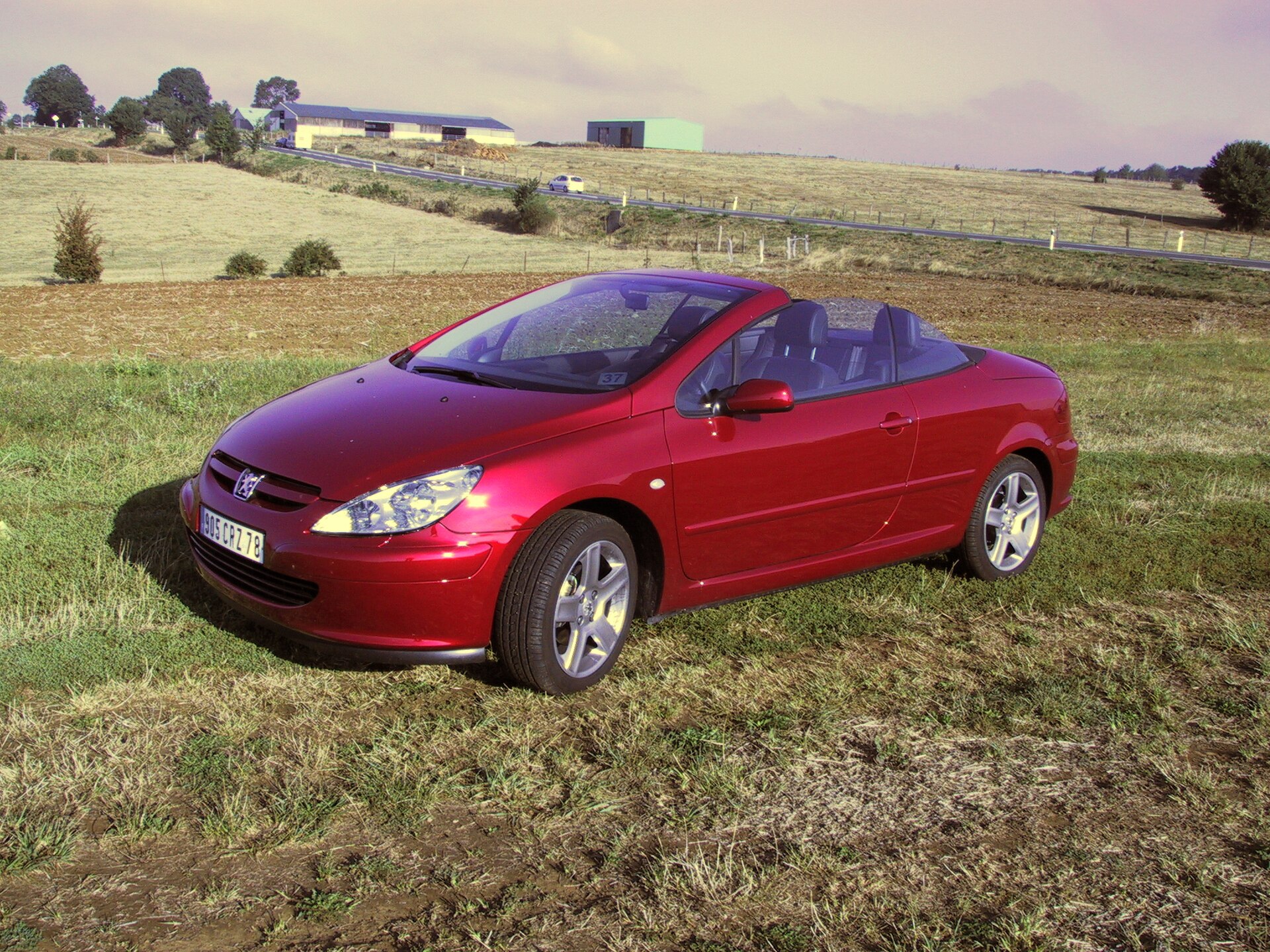 Peugeot 307 CC with its folding hard top