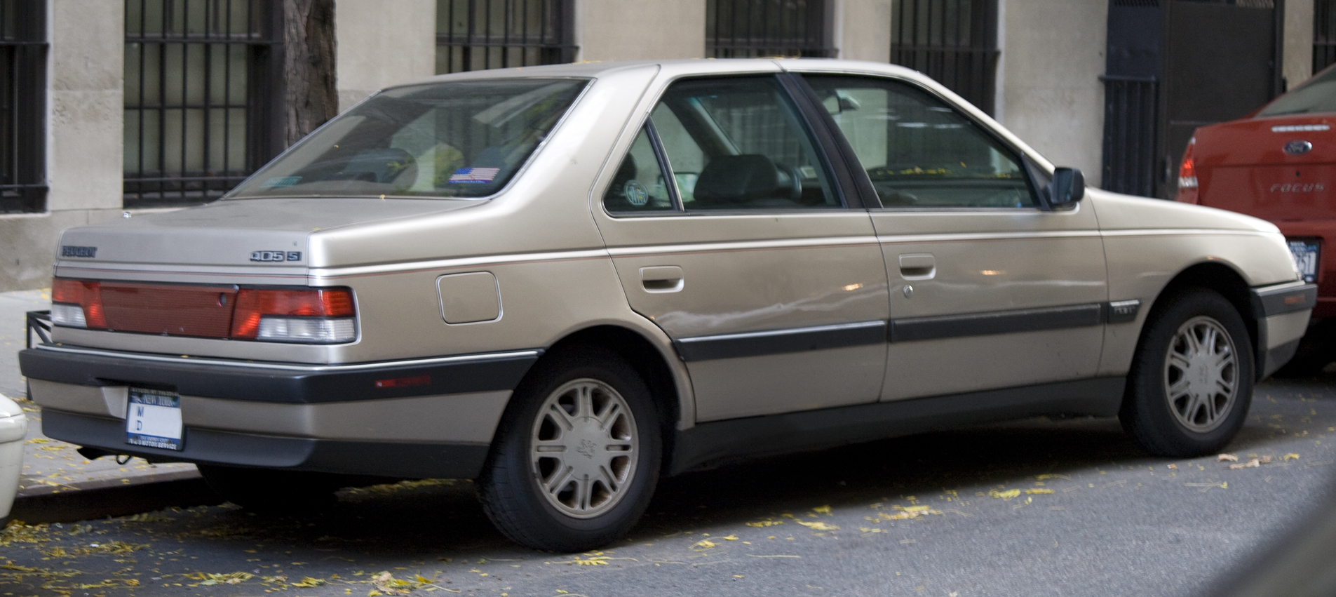 US-market Peugeot 405 S saloon