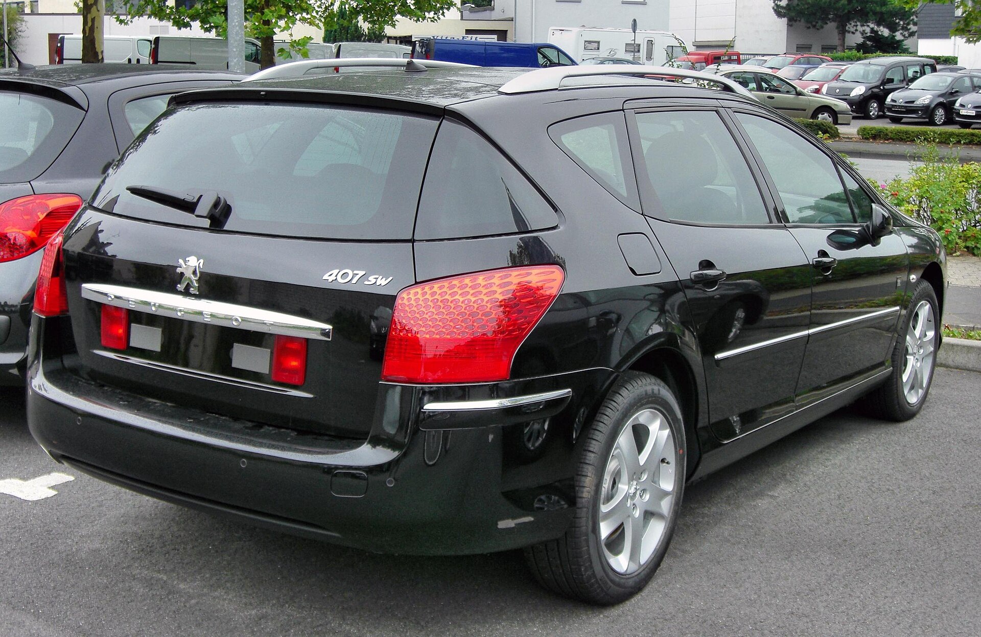 Peugeot 407 SW estate, rear view