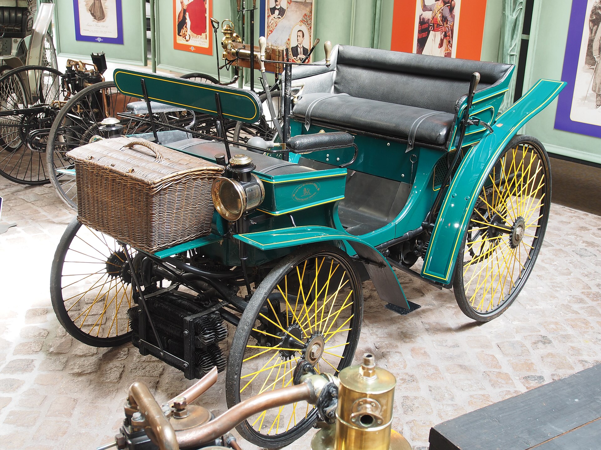 Peugeot Type 3 with facing seats