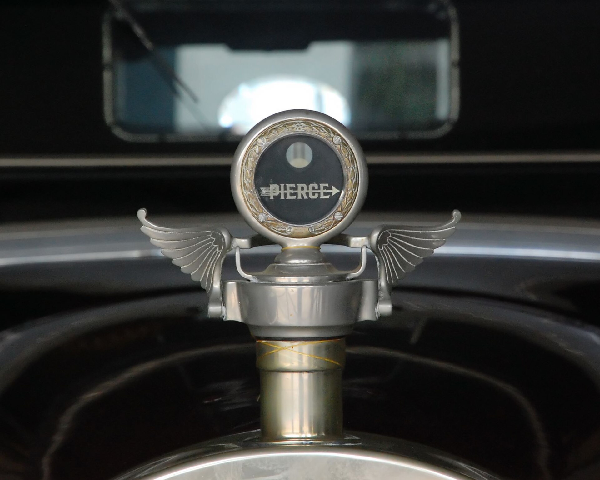 Pierce-Arrow archer bonnet mascot, close-up