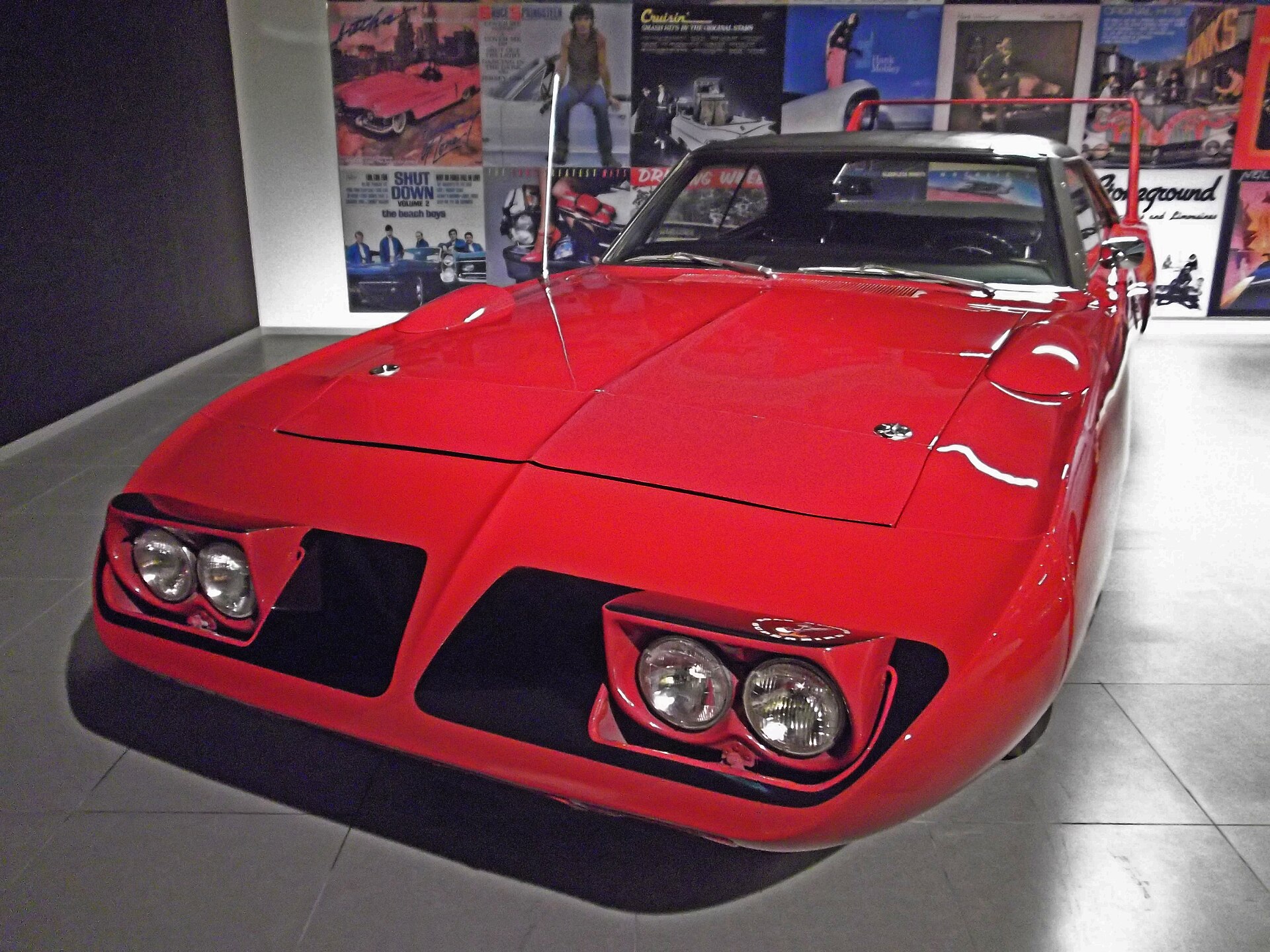 Plymouth Superbird, rear wing view