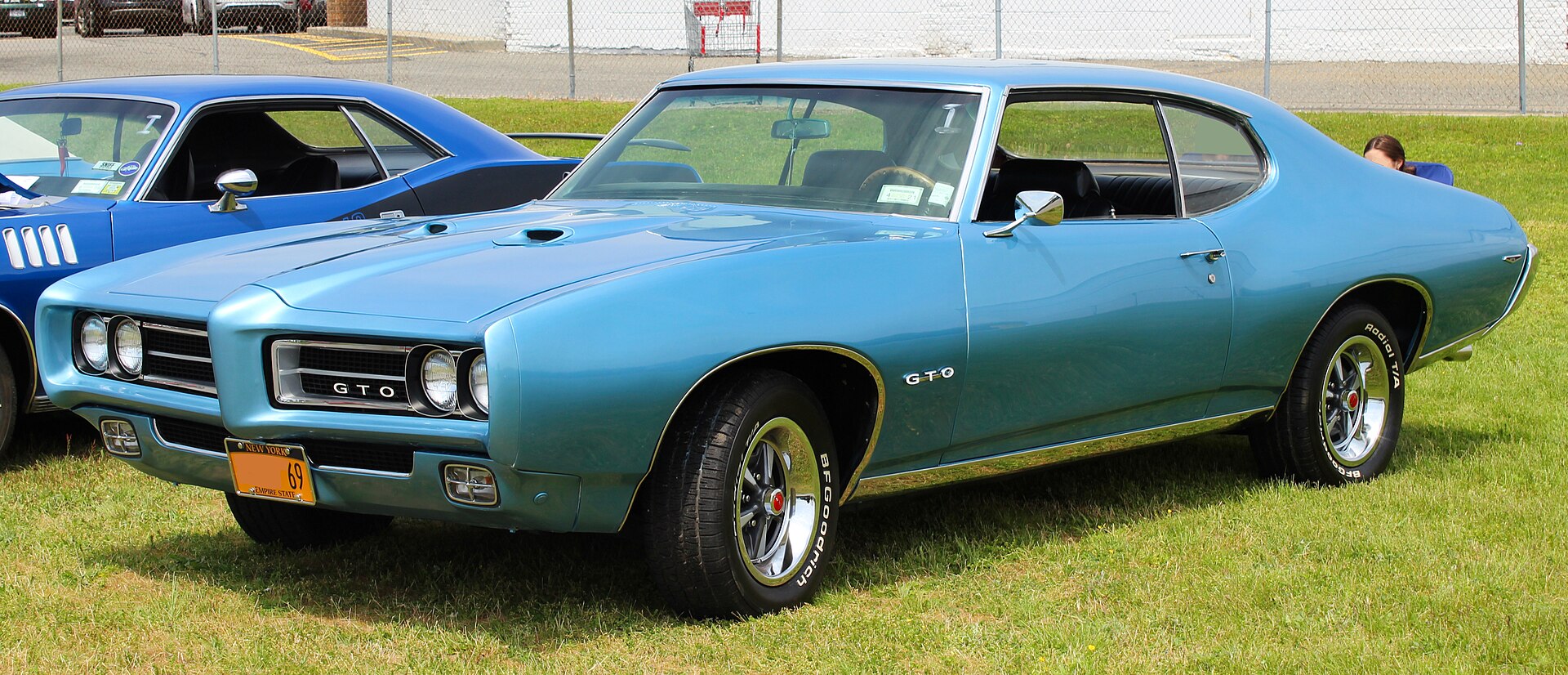 1969 Pontiac GTO hardtop, front view