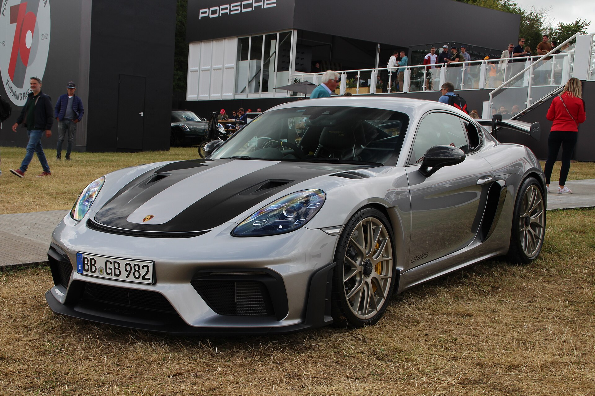 Porsche 718 Cayman GT4 RS coupe