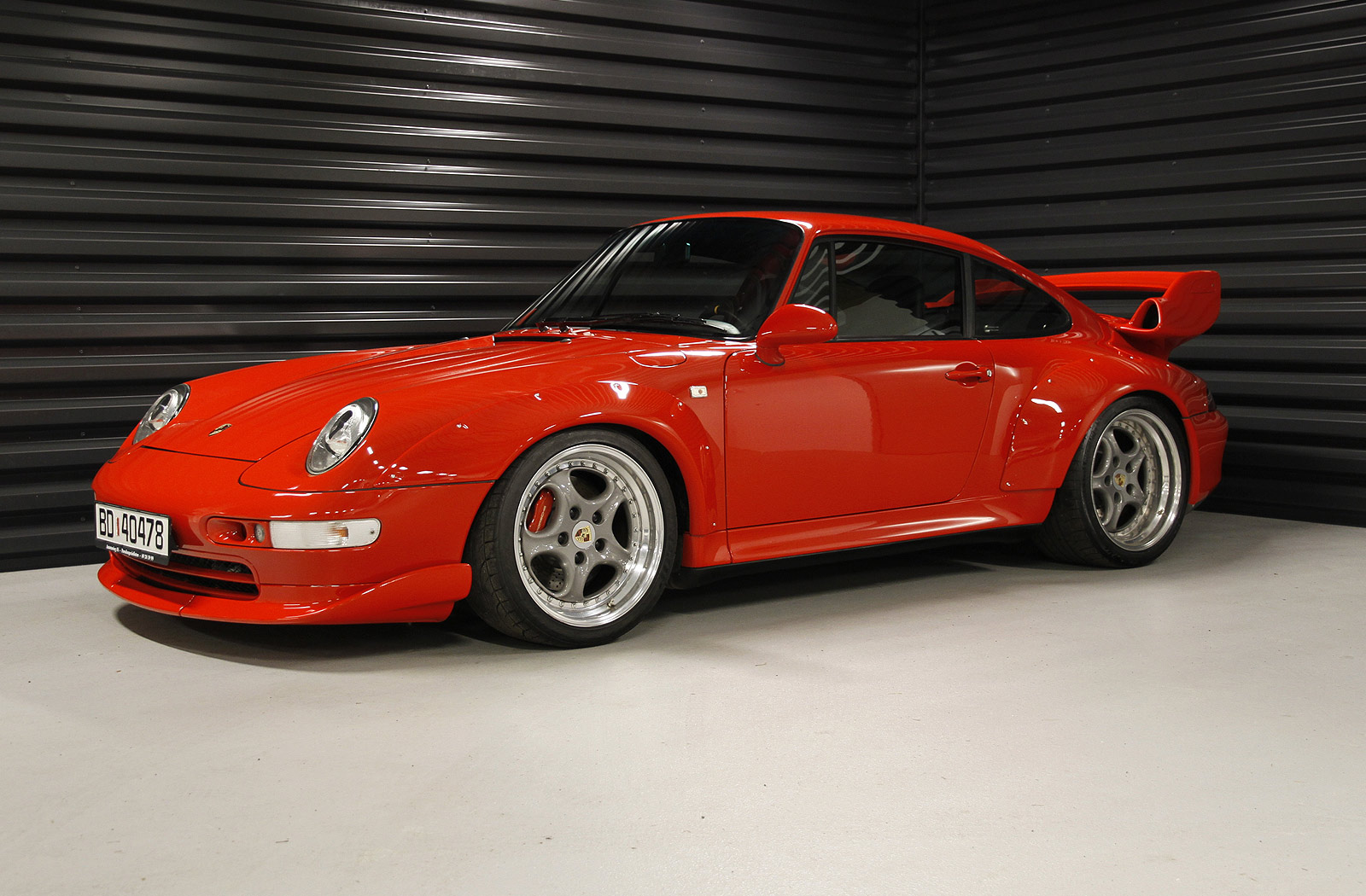 Porsche 993 GT2 with wide wheel arches