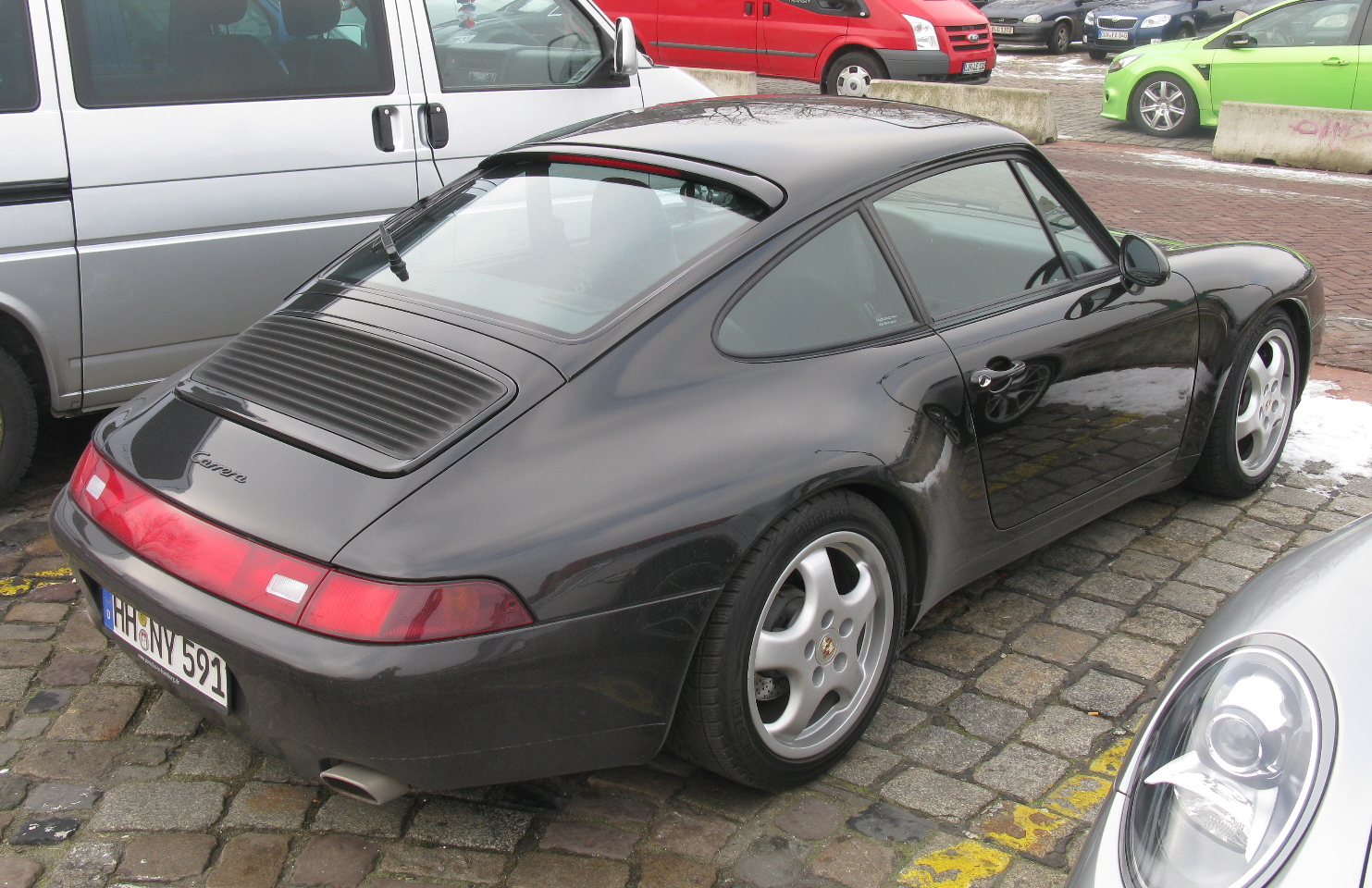 Porsche 911 Carrera 993, side view