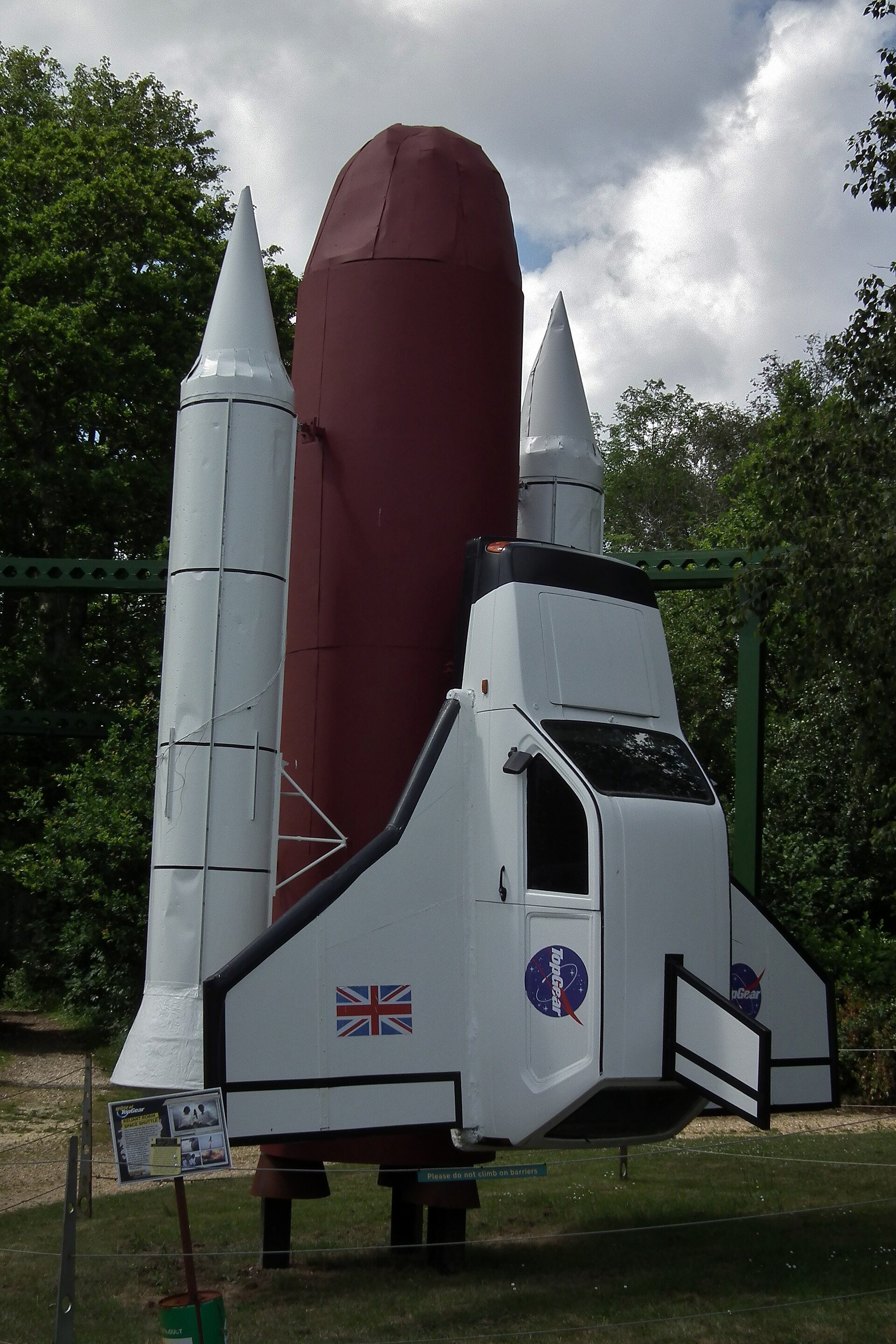 Reliant Robin built as a space shuttle for Top Gear