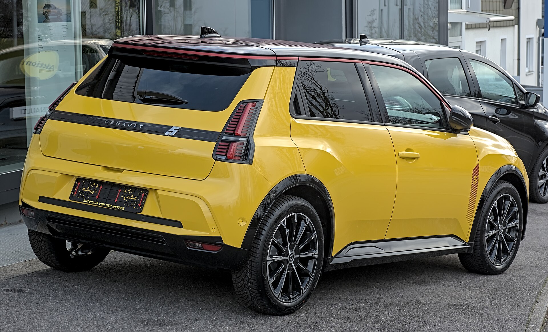 Renault 5 E-Tech Electric, rear three-quarter view
