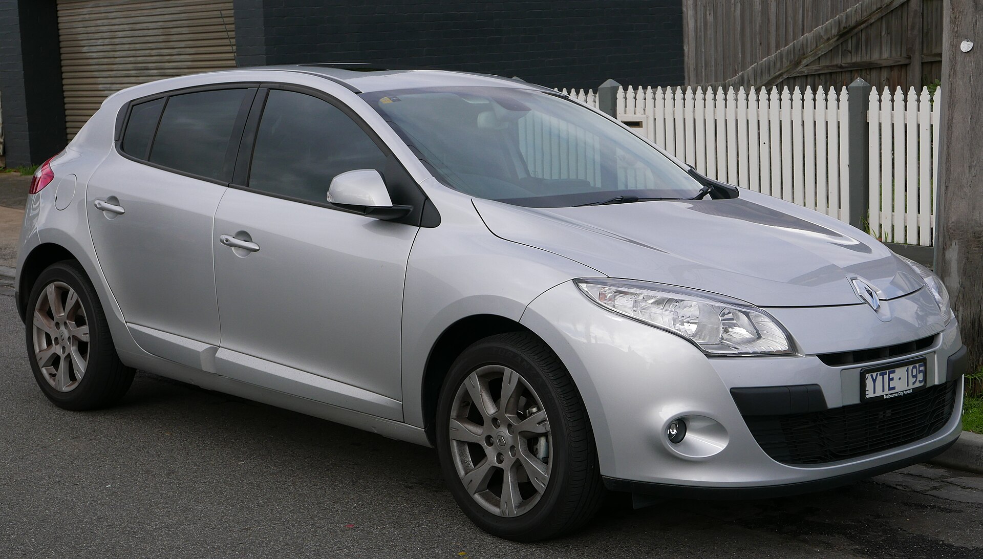 Third-generation Renault Mégane hatchback, front view