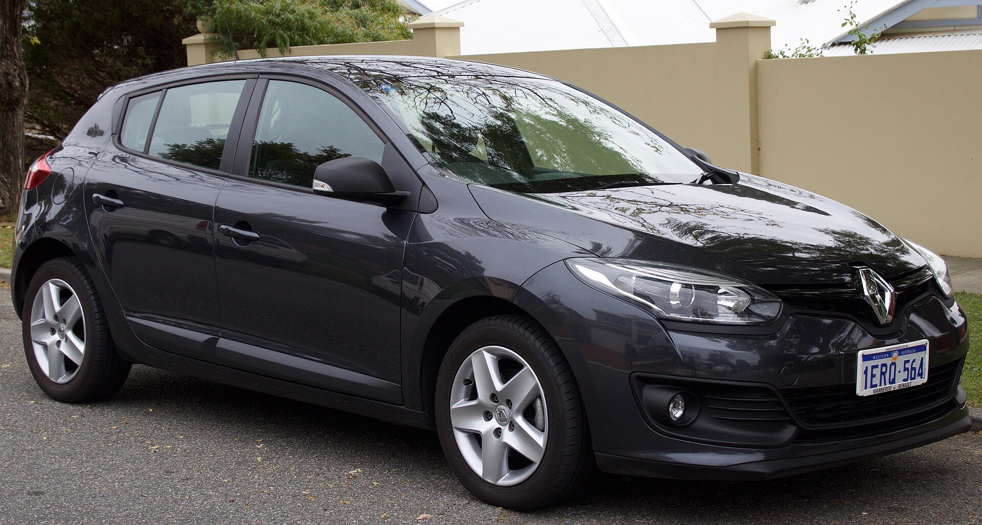 Facelifted third-generation Renault Mégane hatchback