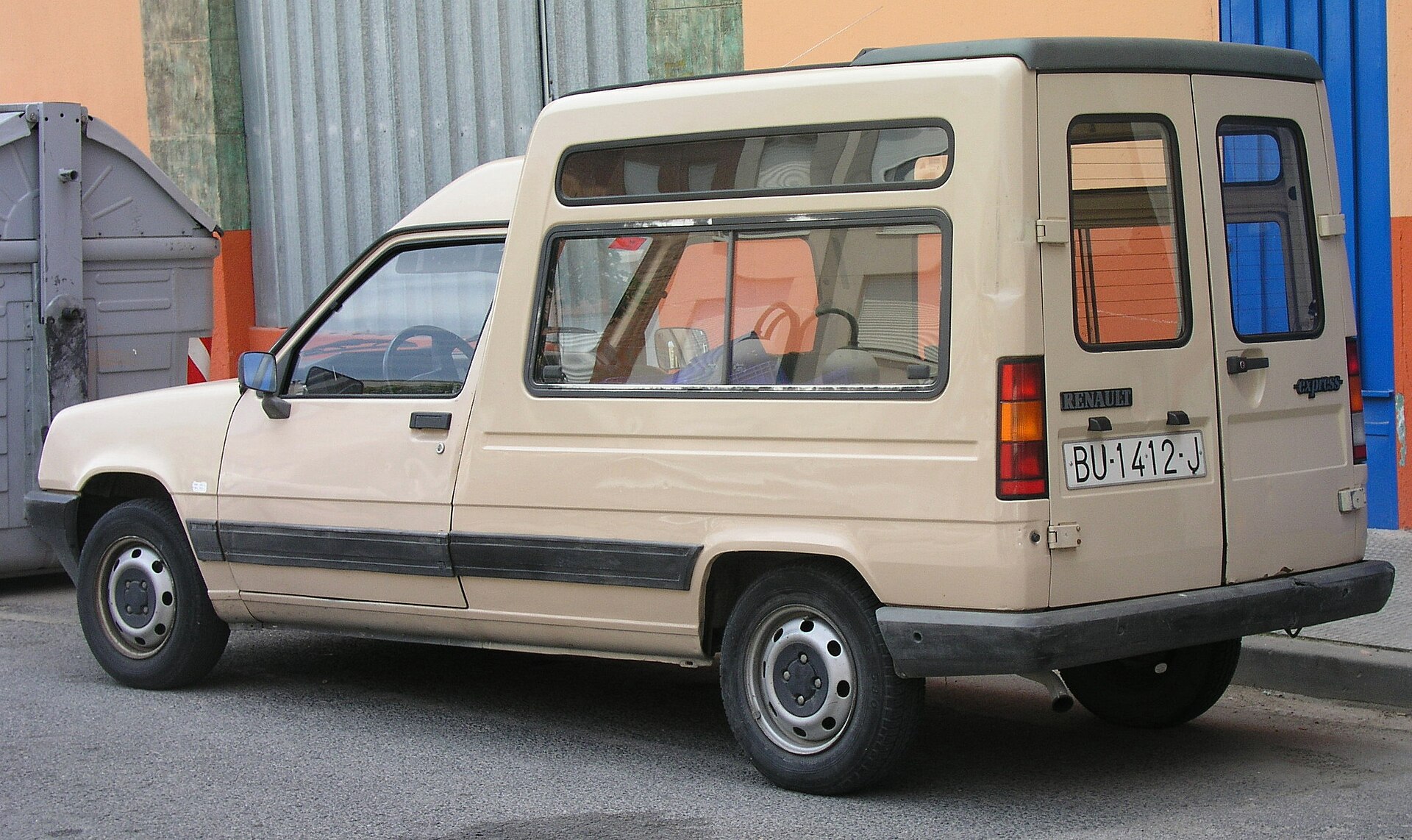 Renault Express small van, exterior view