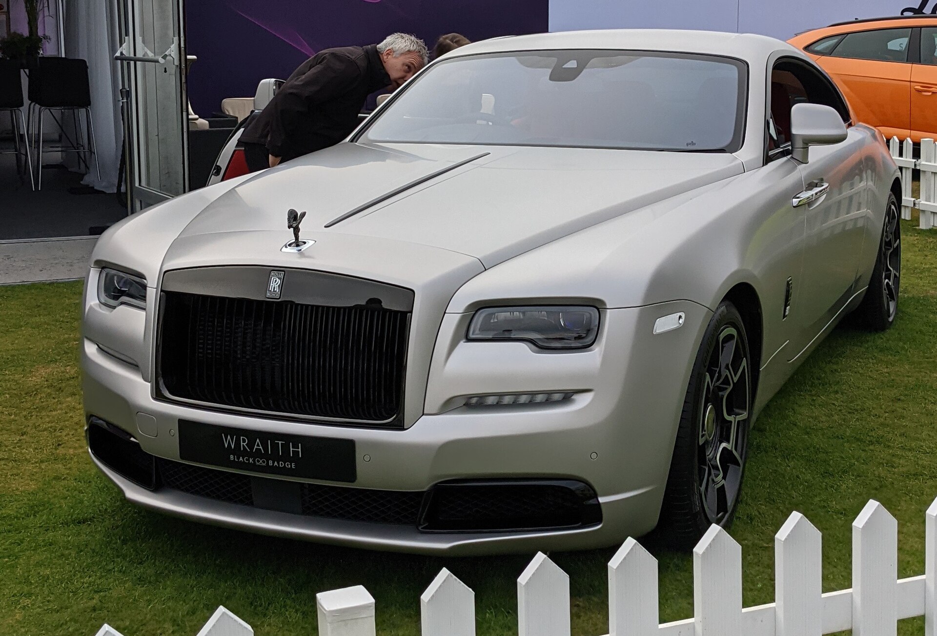 Rolls-Royce Wraith Black Badge in dark finish