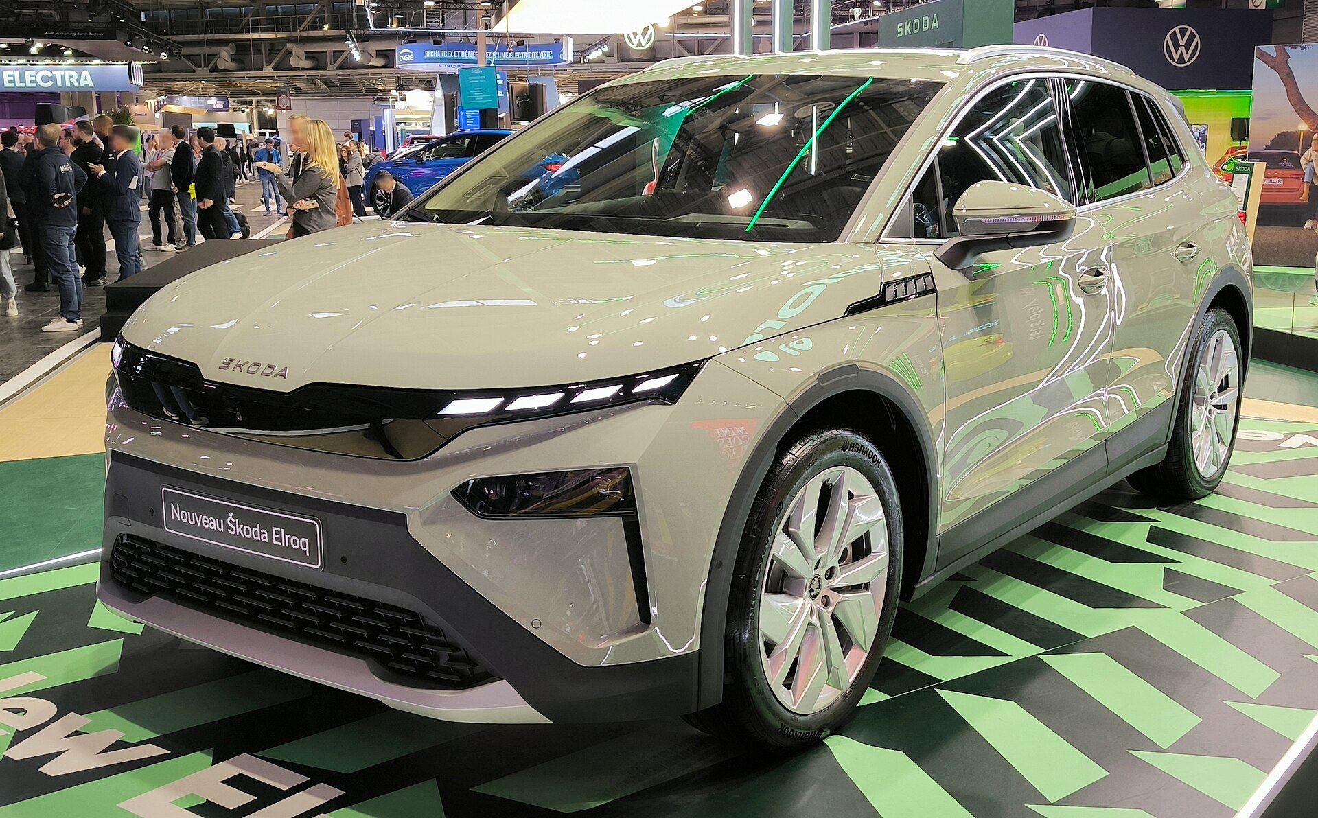 Škoda Elroq, side view