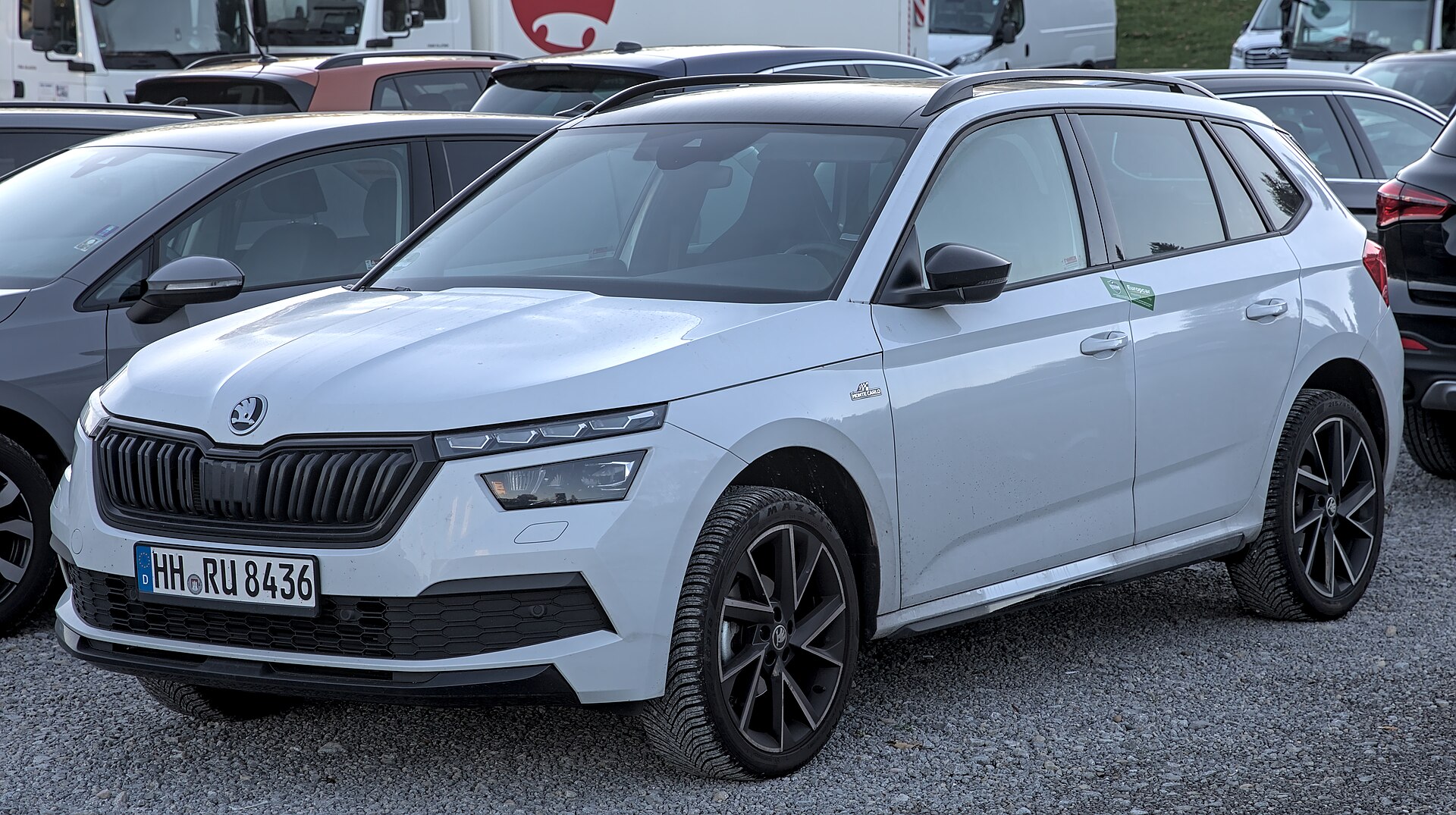 Škoda Kamiq Monte Carlo, side and front view