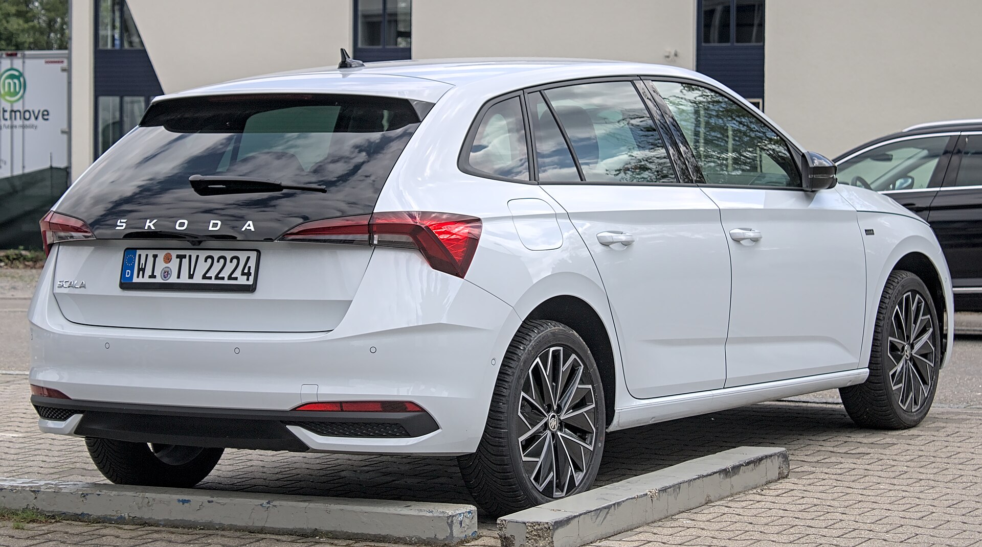 Škoda Scala facelift, rear three-quarter view