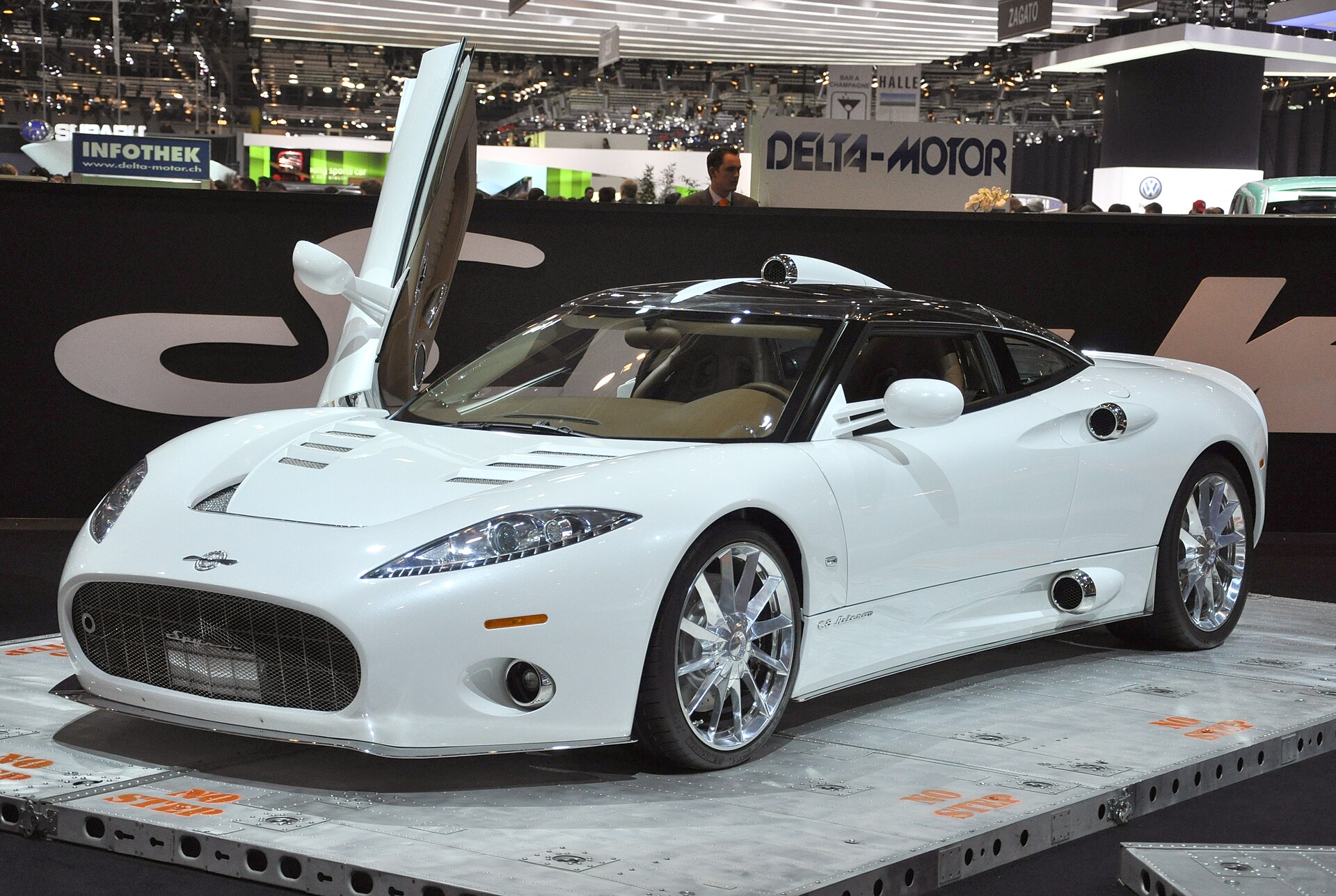 Spyker C8 — the Dutch Supercar With an Aircraft Theme