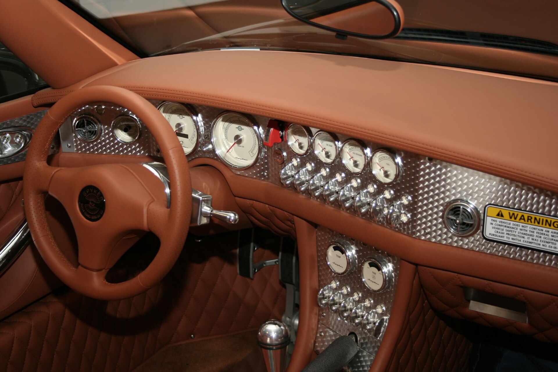 Spyker C8 interior and dashboard