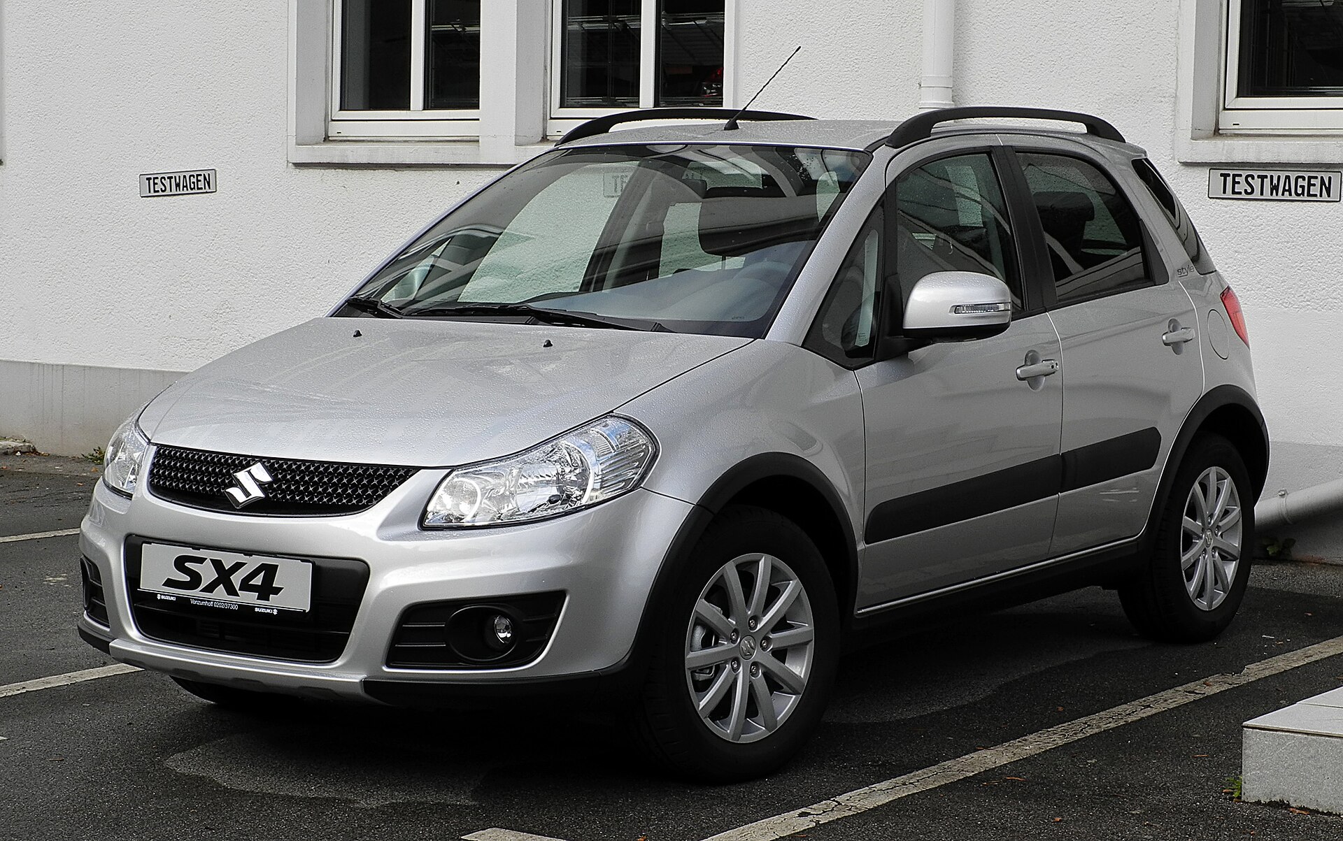 Facelifted Suzuki SX4 hatchback, front view