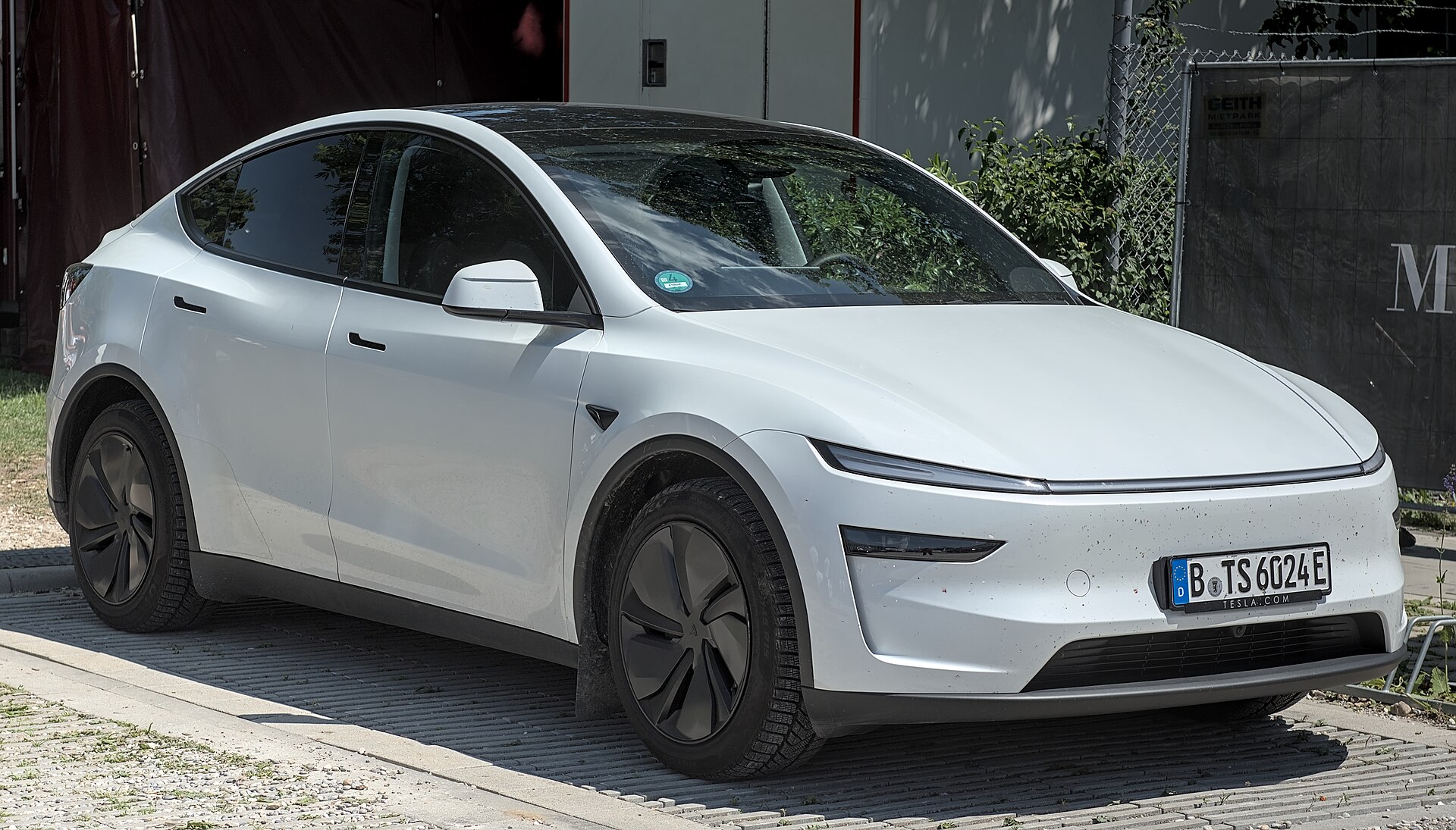 Refreshed 2025 Tesla Model Y, front three-quarter view