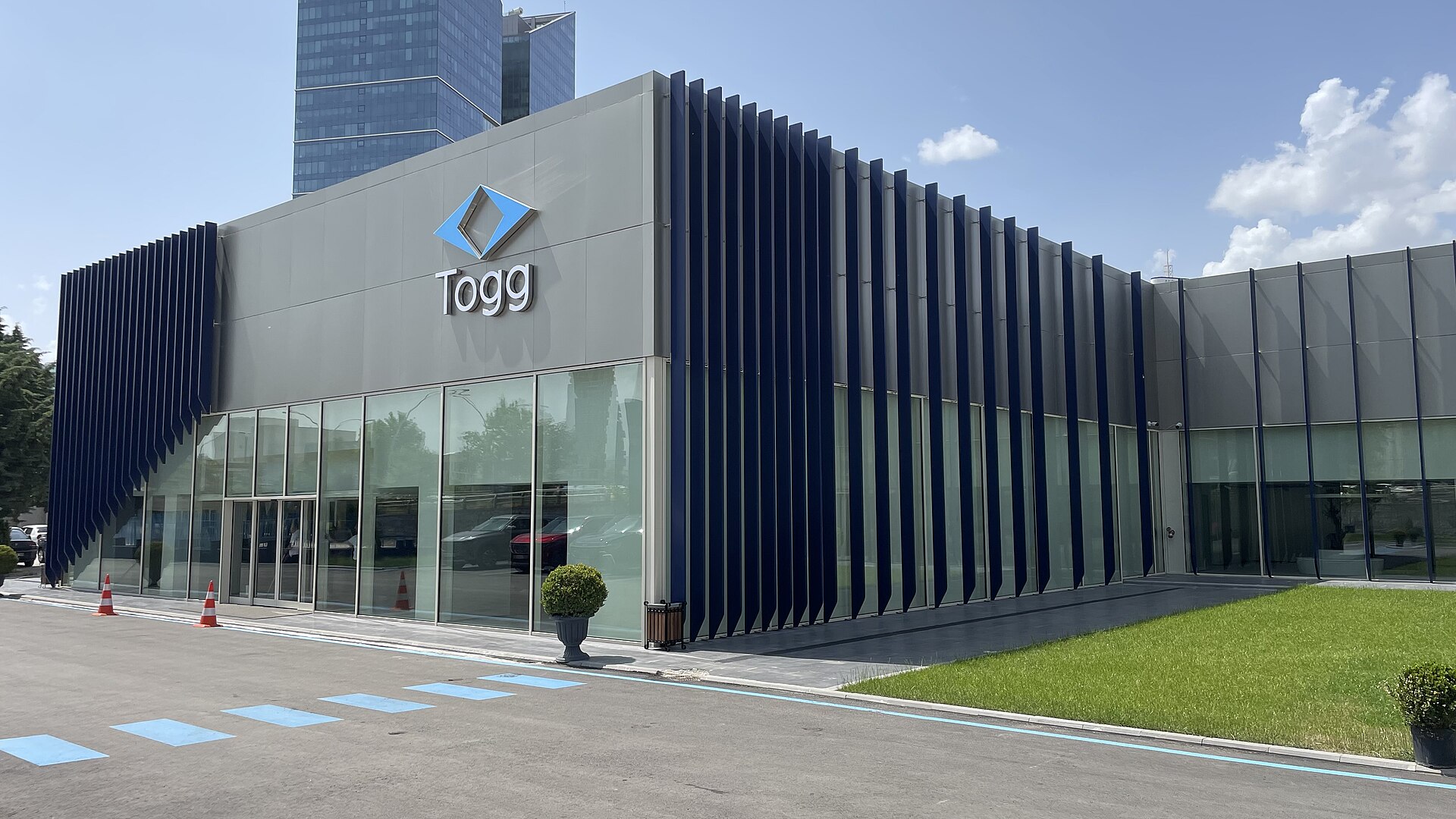 Togg showroom with cars on display