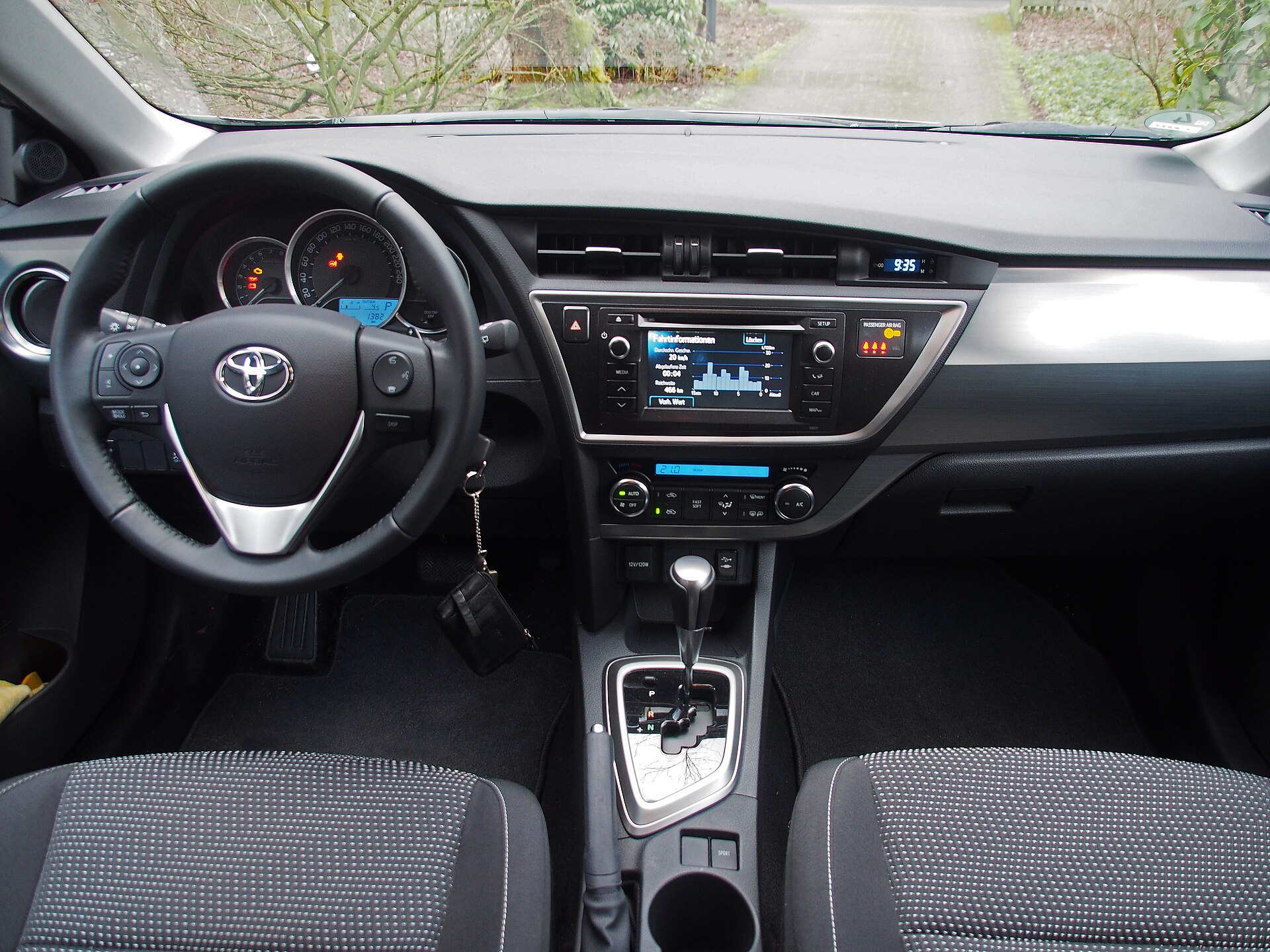 Interior and dashboard of a Toyota Auris E150