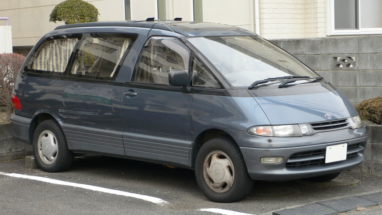 Toyota Estima Lucida of 1992