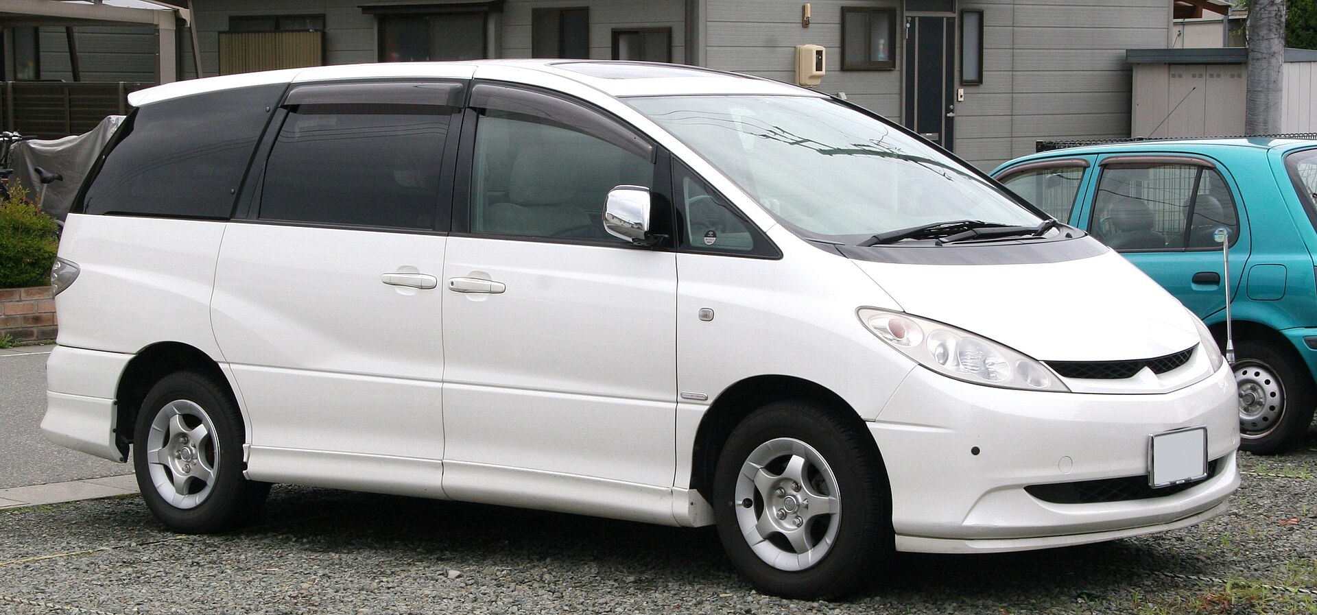 Toyota Estima Hybrid of the second generation