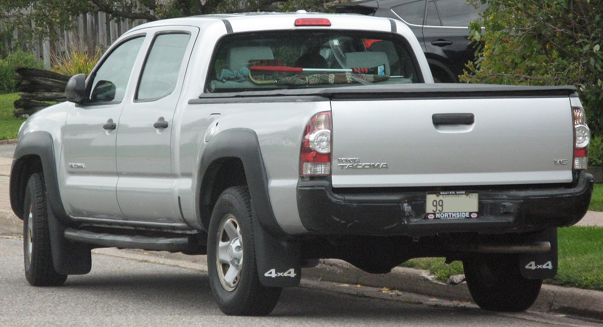 Toyota Tacoma second generation double cab, rear left view