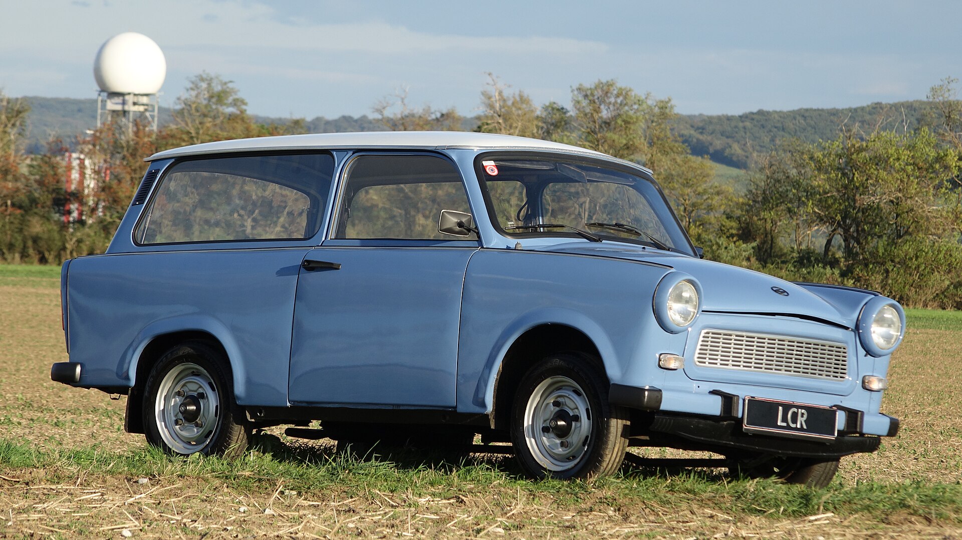 Trabant 601 Universal, side view