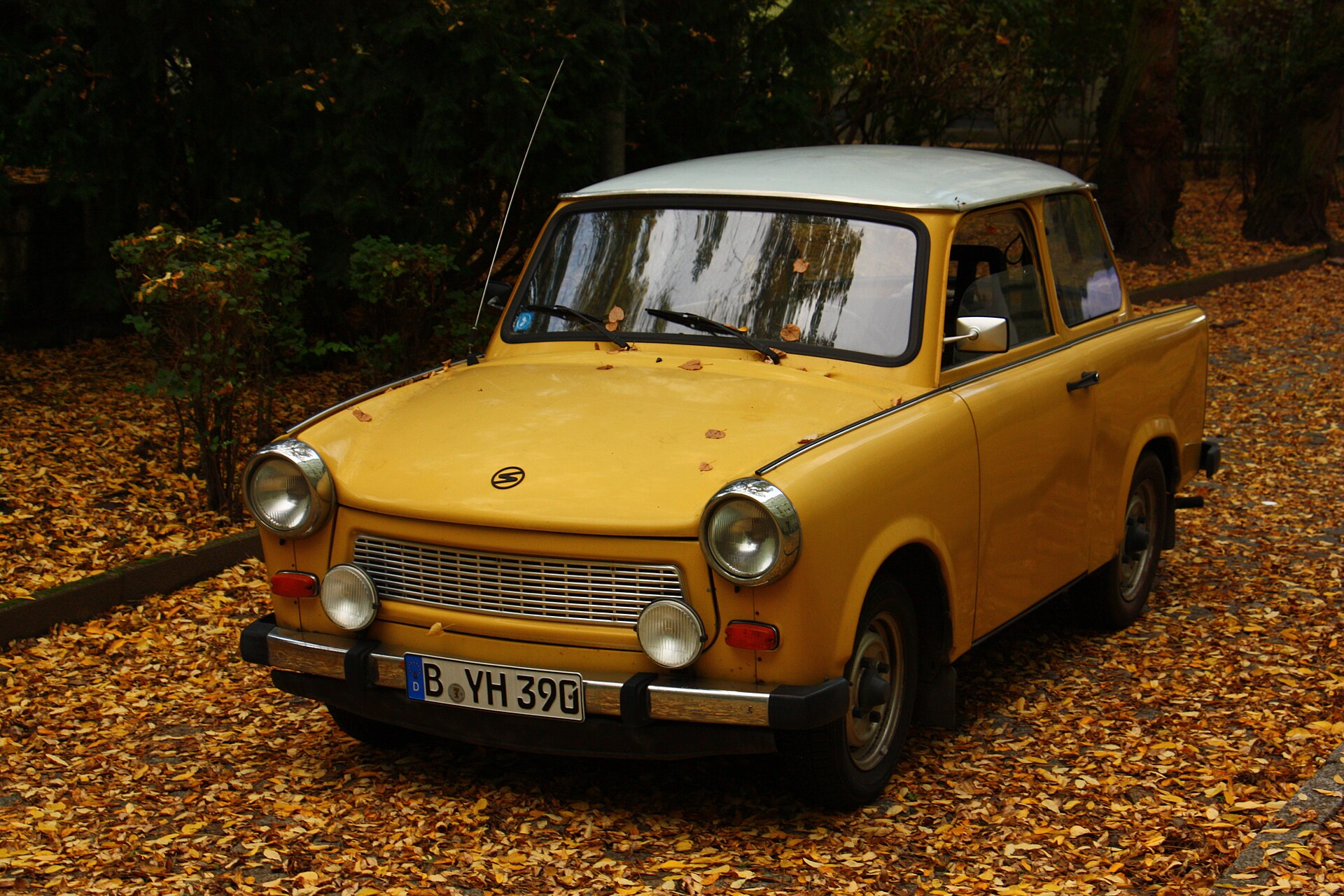Trabant 601 S de Luxe saloon
