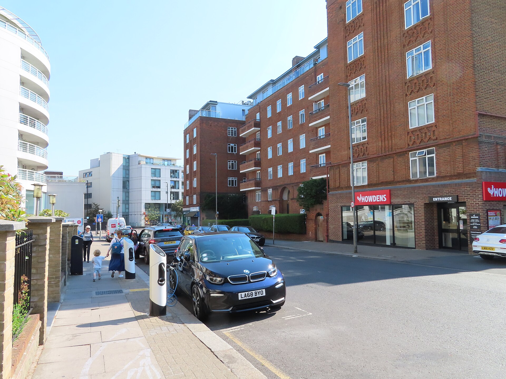 UK Budget: £100 Million to Cut Prices at Street Chargers From 2027