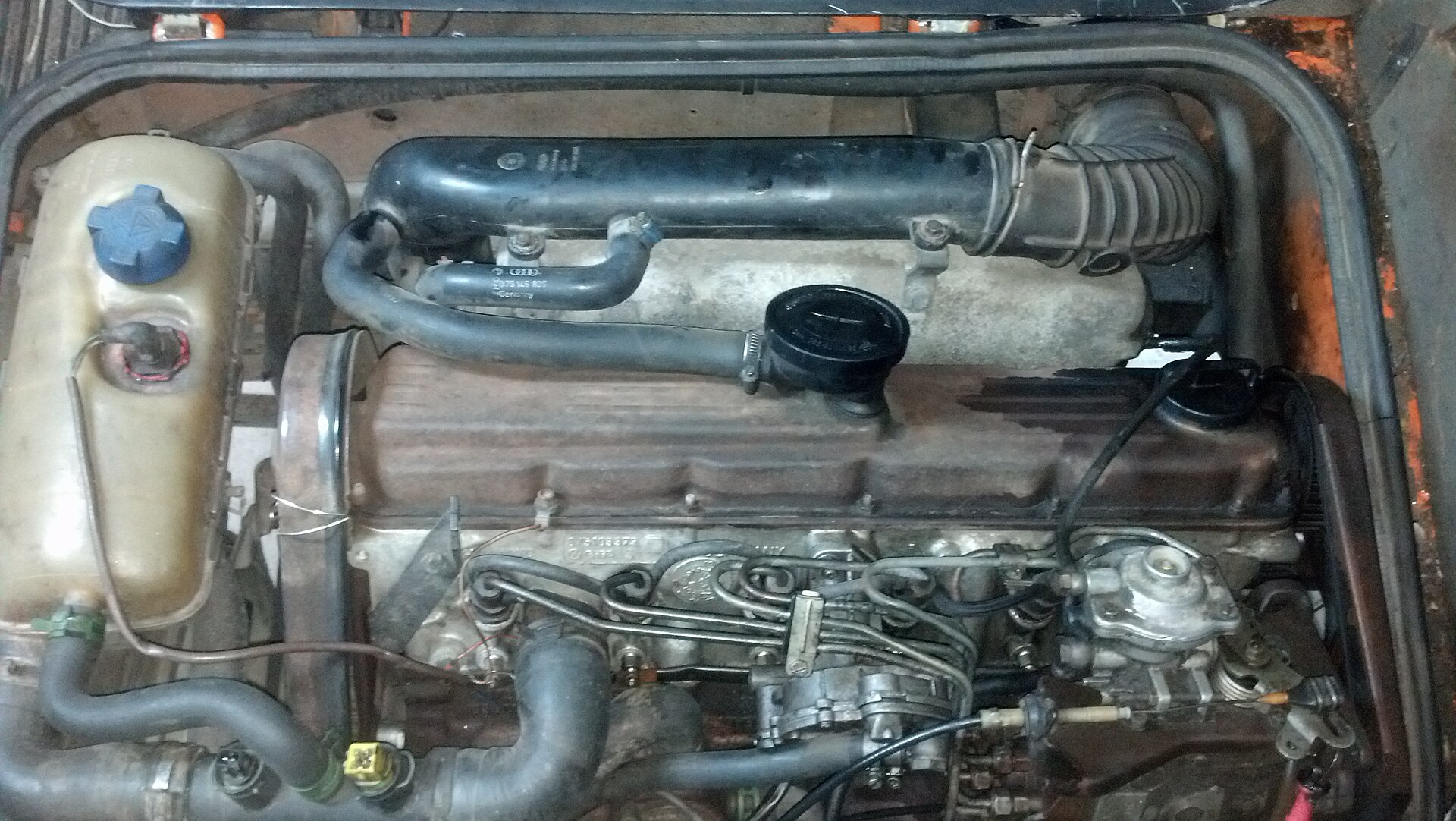 Volkswagen LT DV turbodiesel engine in the engine bay