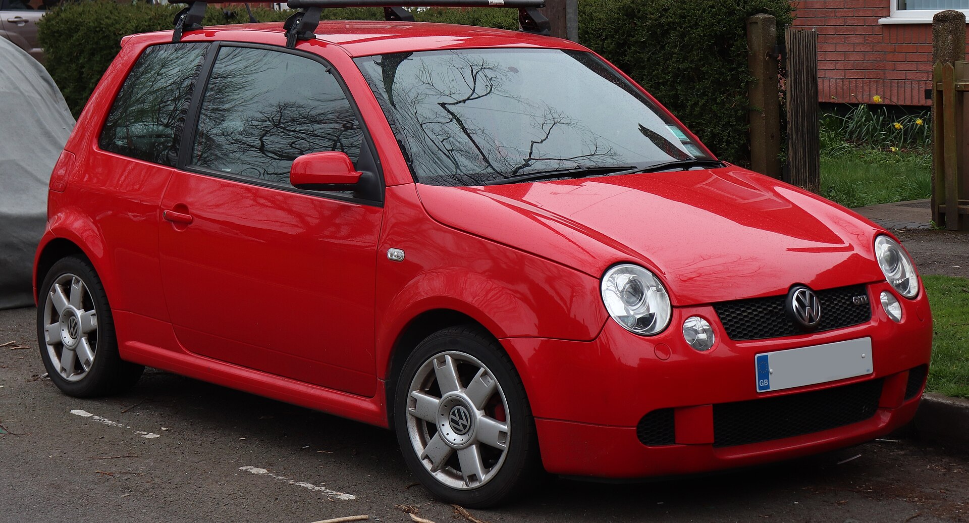 Volkswagen Lupo GTI, front three-quarter view