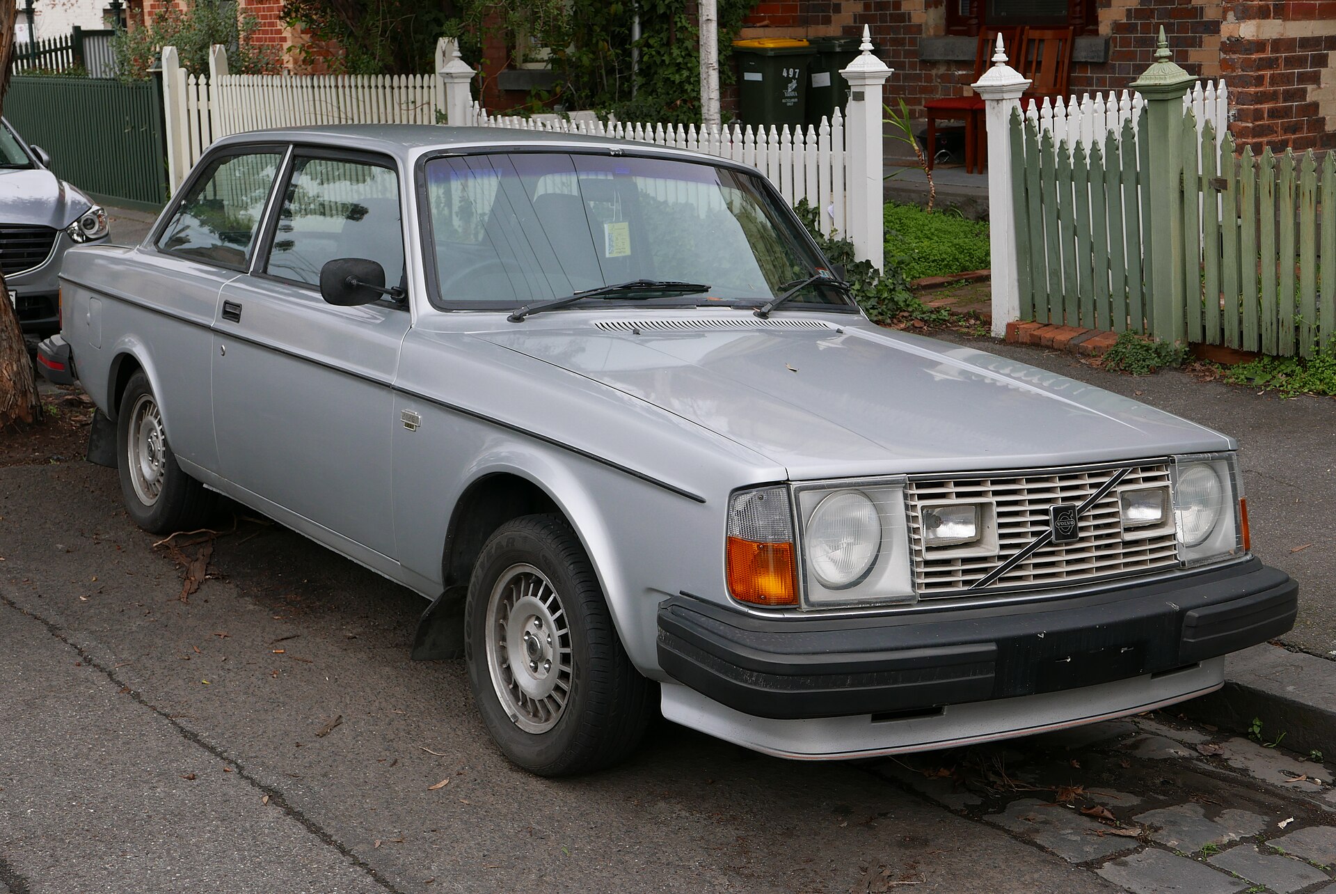 Volvo 242 GT two-door saloon