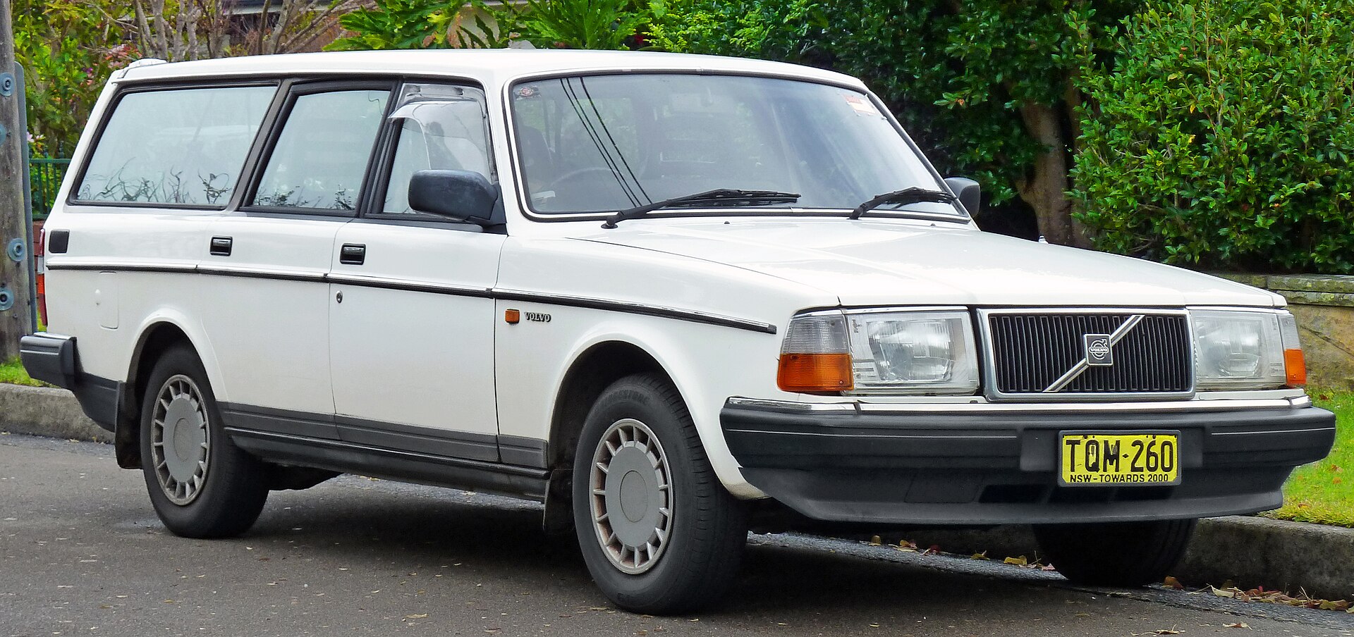 Volvo 240 and 260: the 200 Series in Detail