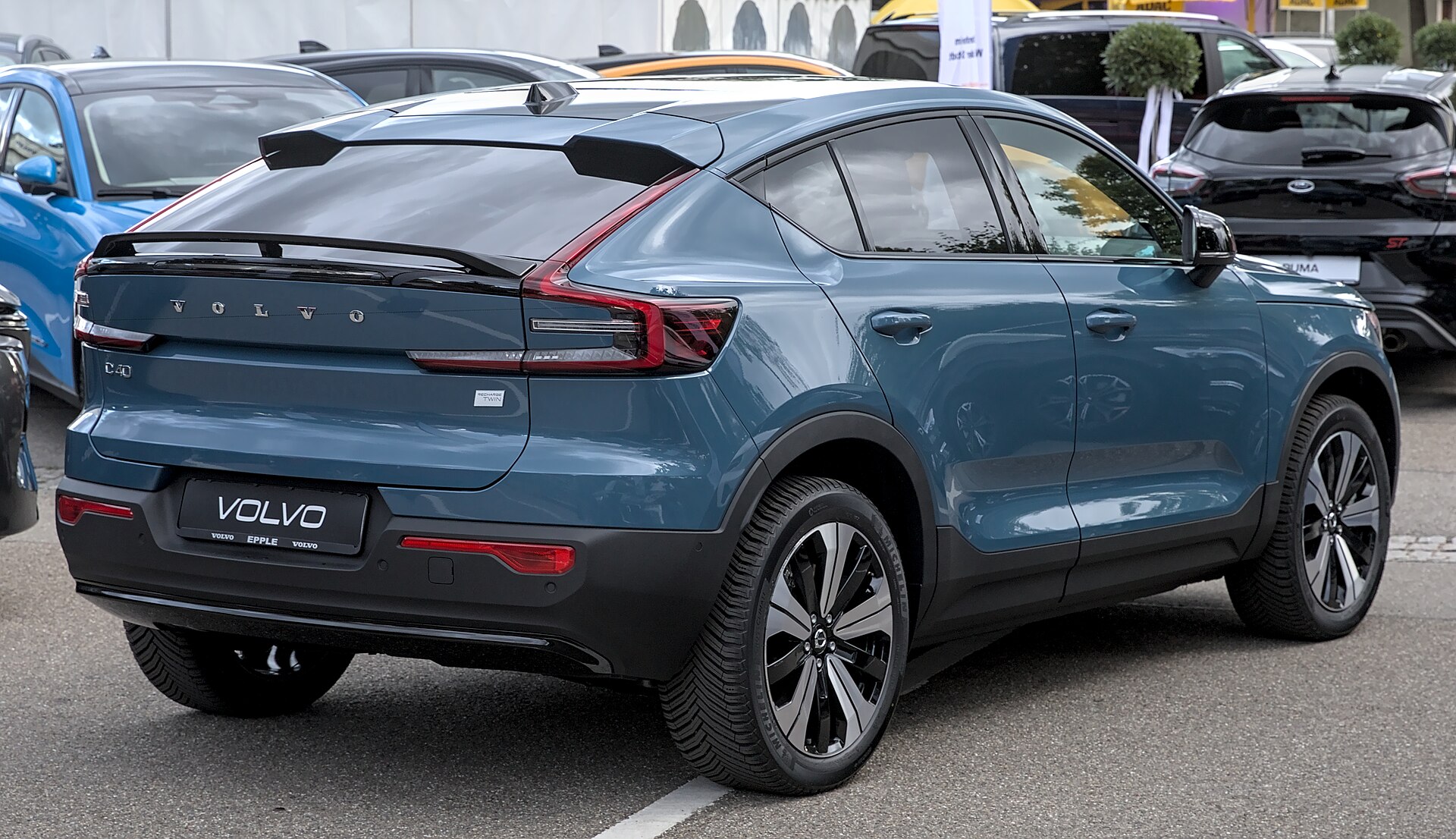 Volvo C40 Recharge parked, side view