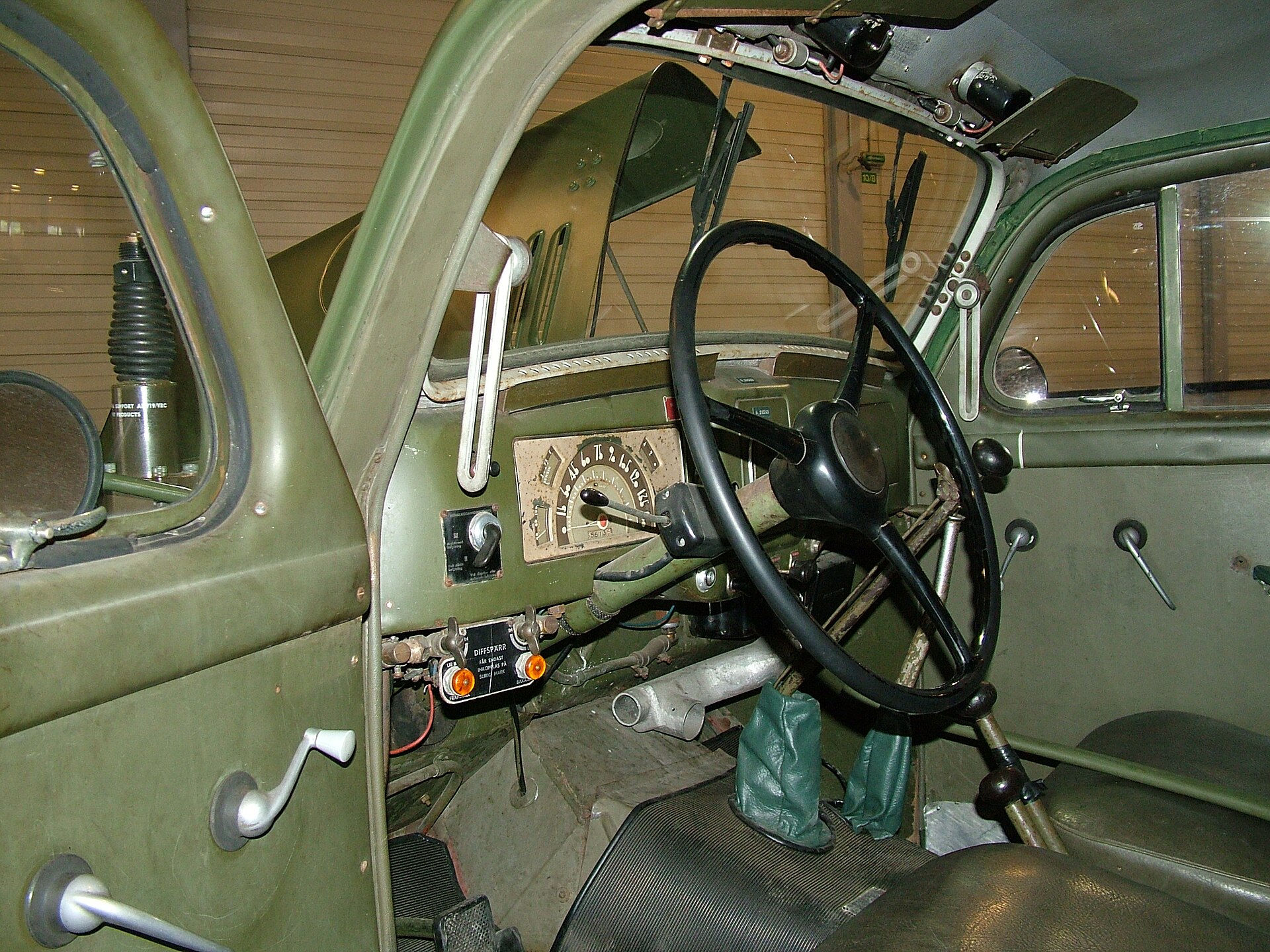 Dashboard and steering wheel of a Volvo TP21