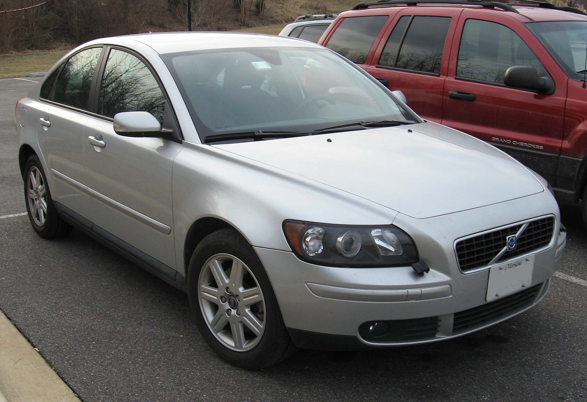 Volvo S40 T5, front three-quarter view