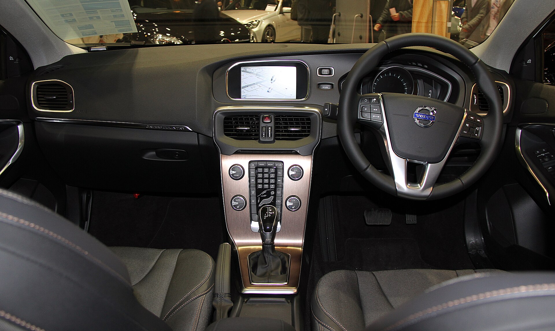 Volvo V40 Cross Country T5 AWD, exterior view