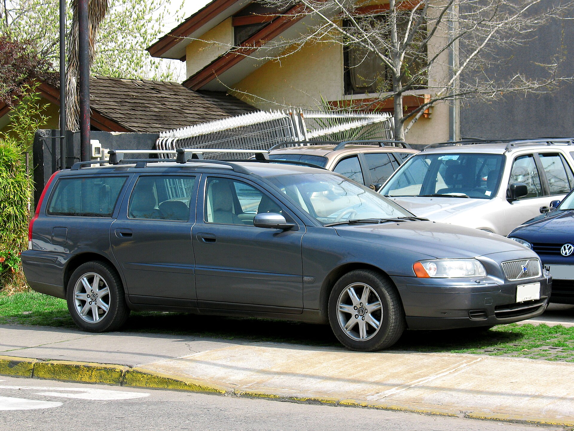 Second-generation Volvo V70 estate