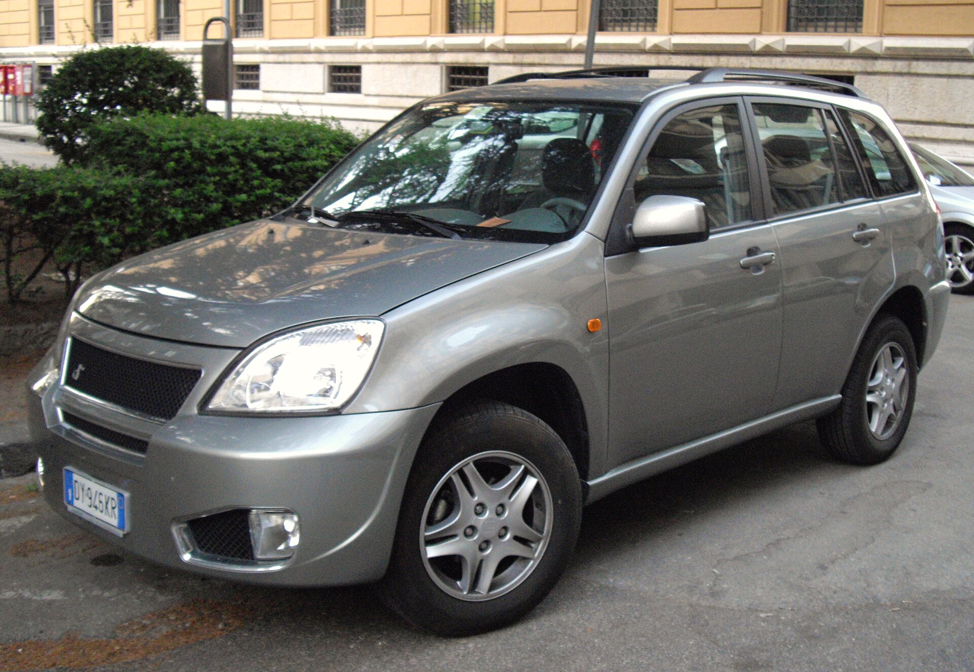Silver DR5 compact SUV